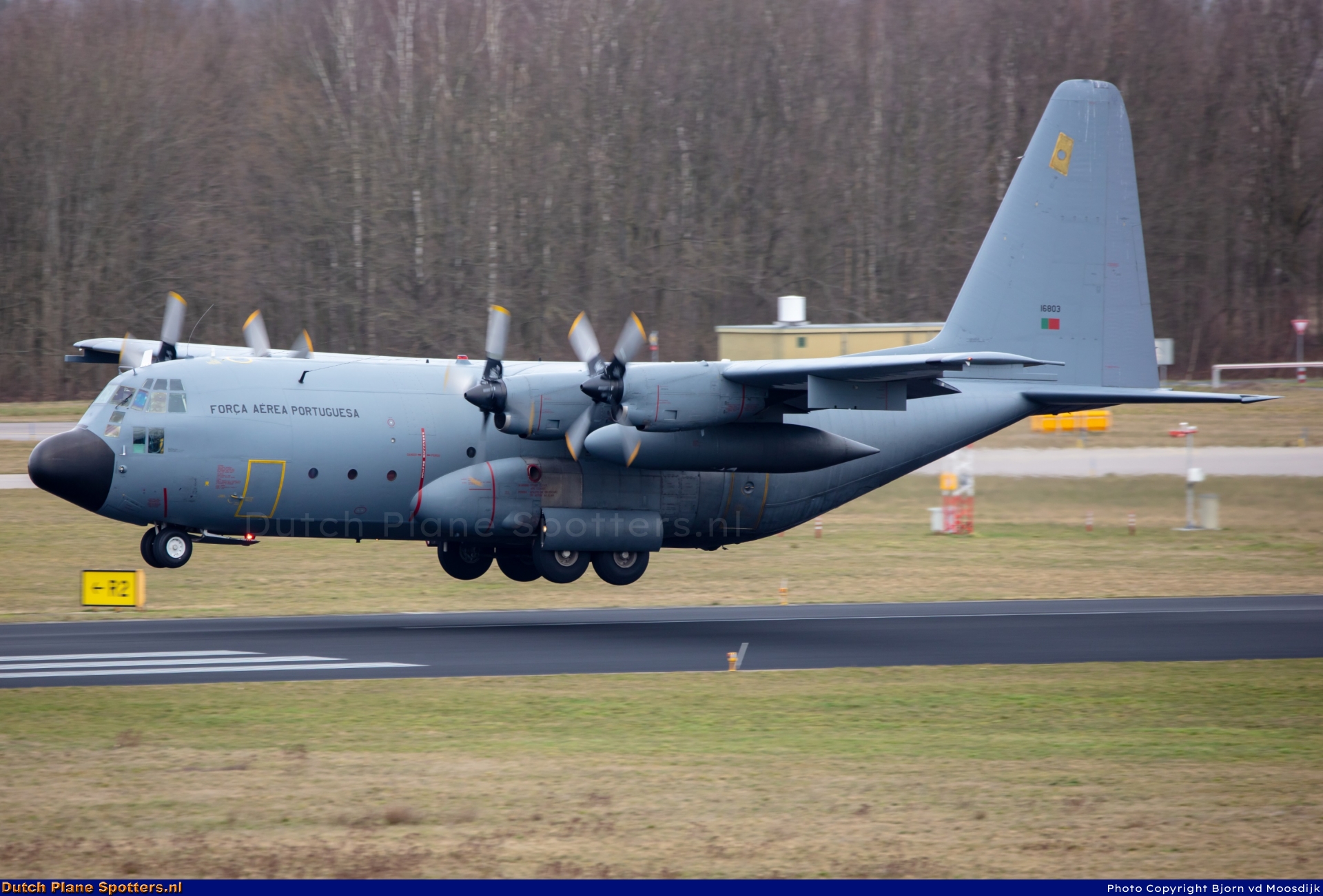 16803 Lockheed C-130 Hercules MIL - Portuguese Air Force by Bjorn van de Moosdijk