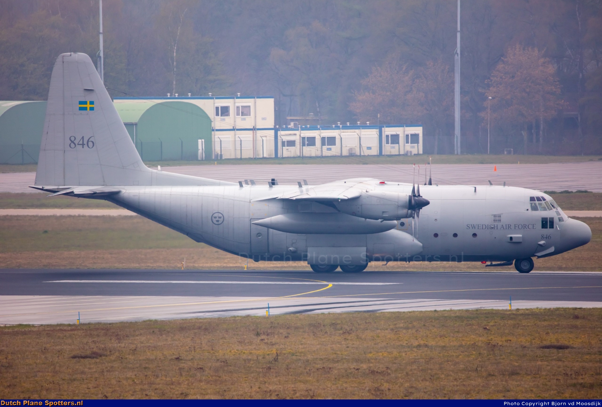 84006 Lockheed C-130 Hercules MIL - Swedish Air Force by Bjorn van de Moosdijk