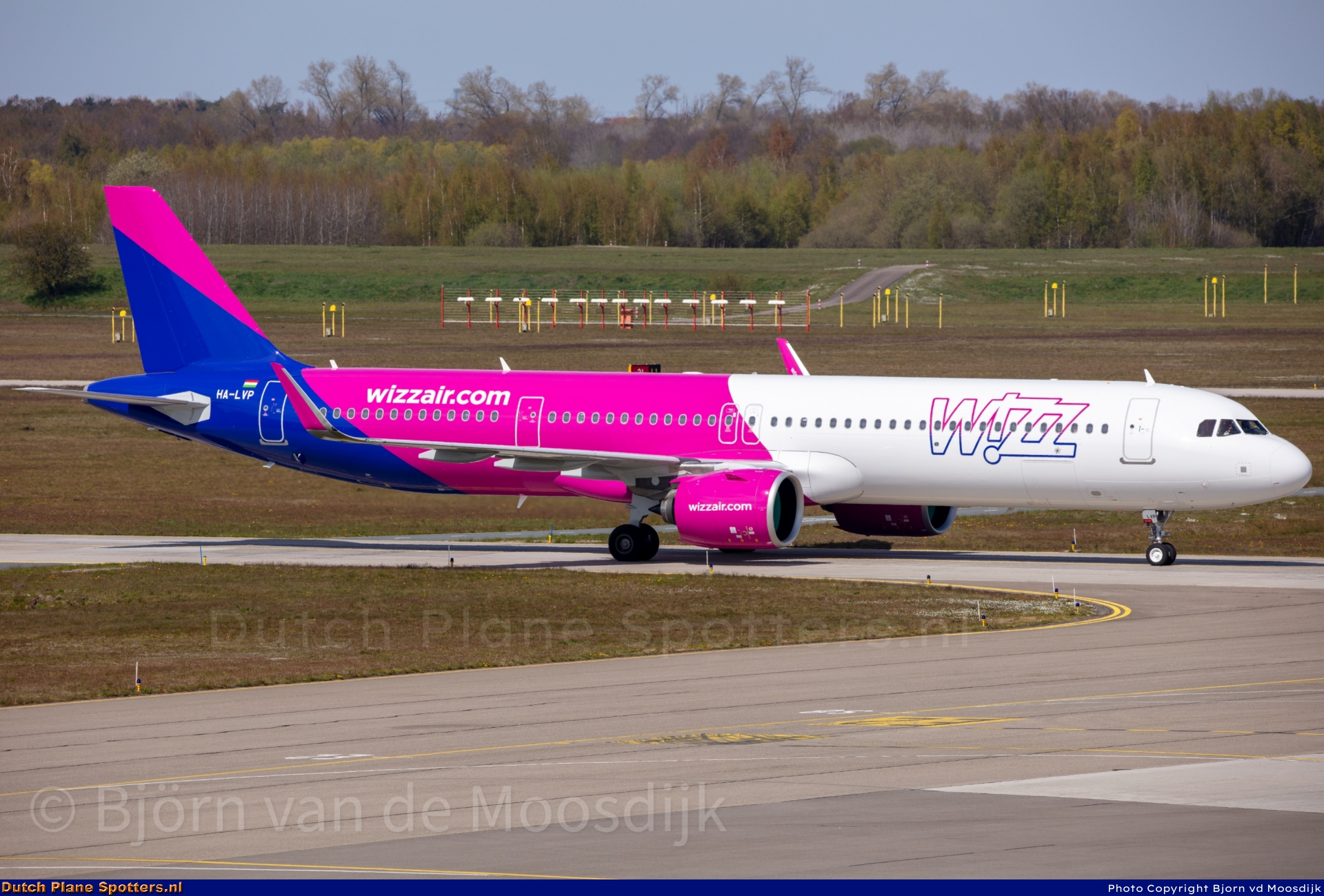 HA-LVP Airbus A321neo Wizz Air by Bjorn van de Moosdijk