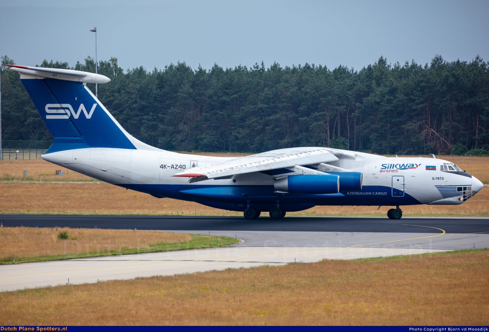 4K-AZ40 Ilyushin Il-76 Silk Way Airlines by Bjorn van de Moosdijk