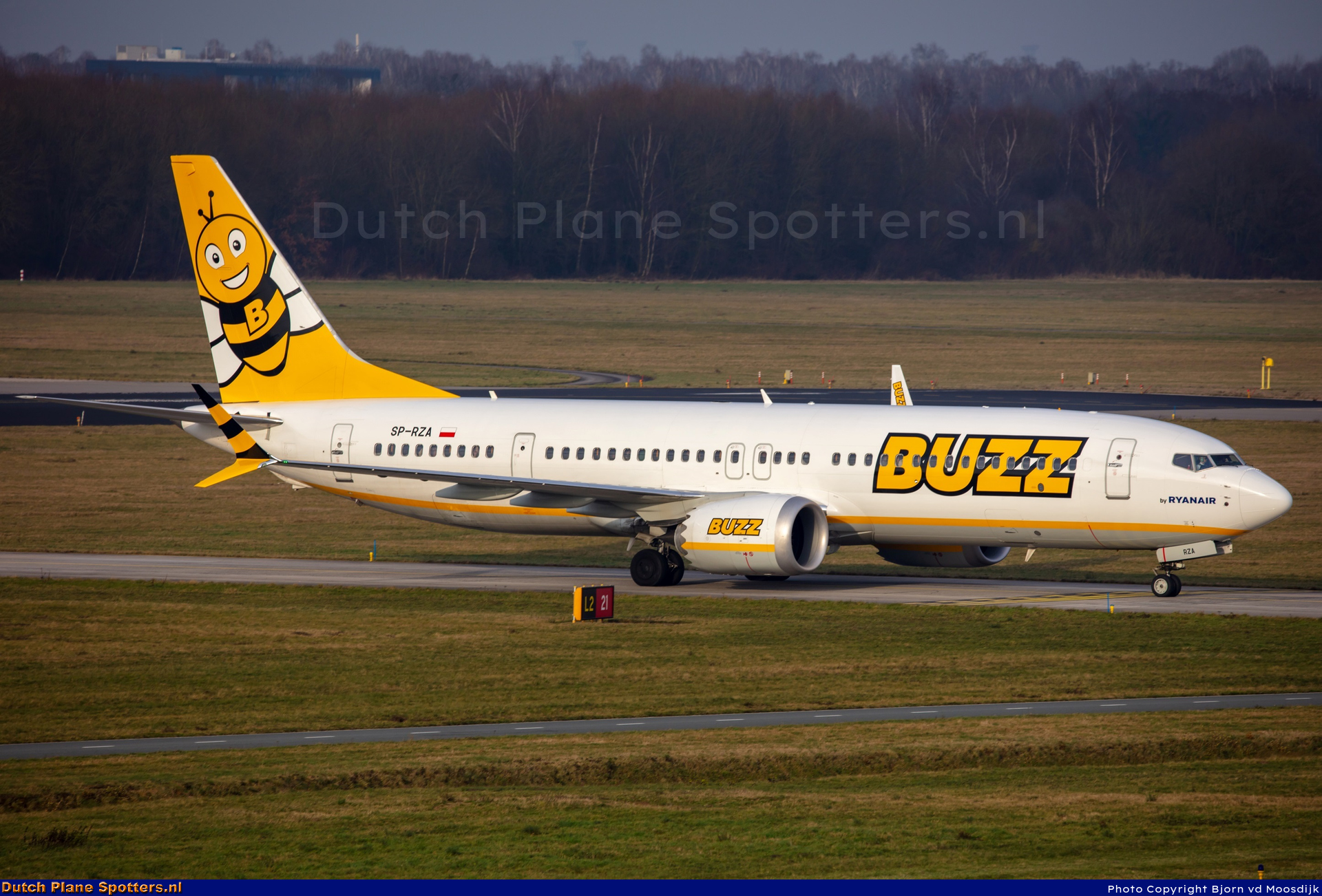 SP-RZA Boeing 737 MAX 8-200 Buzz (Ryanair) by Bjorn van de Moosdijk