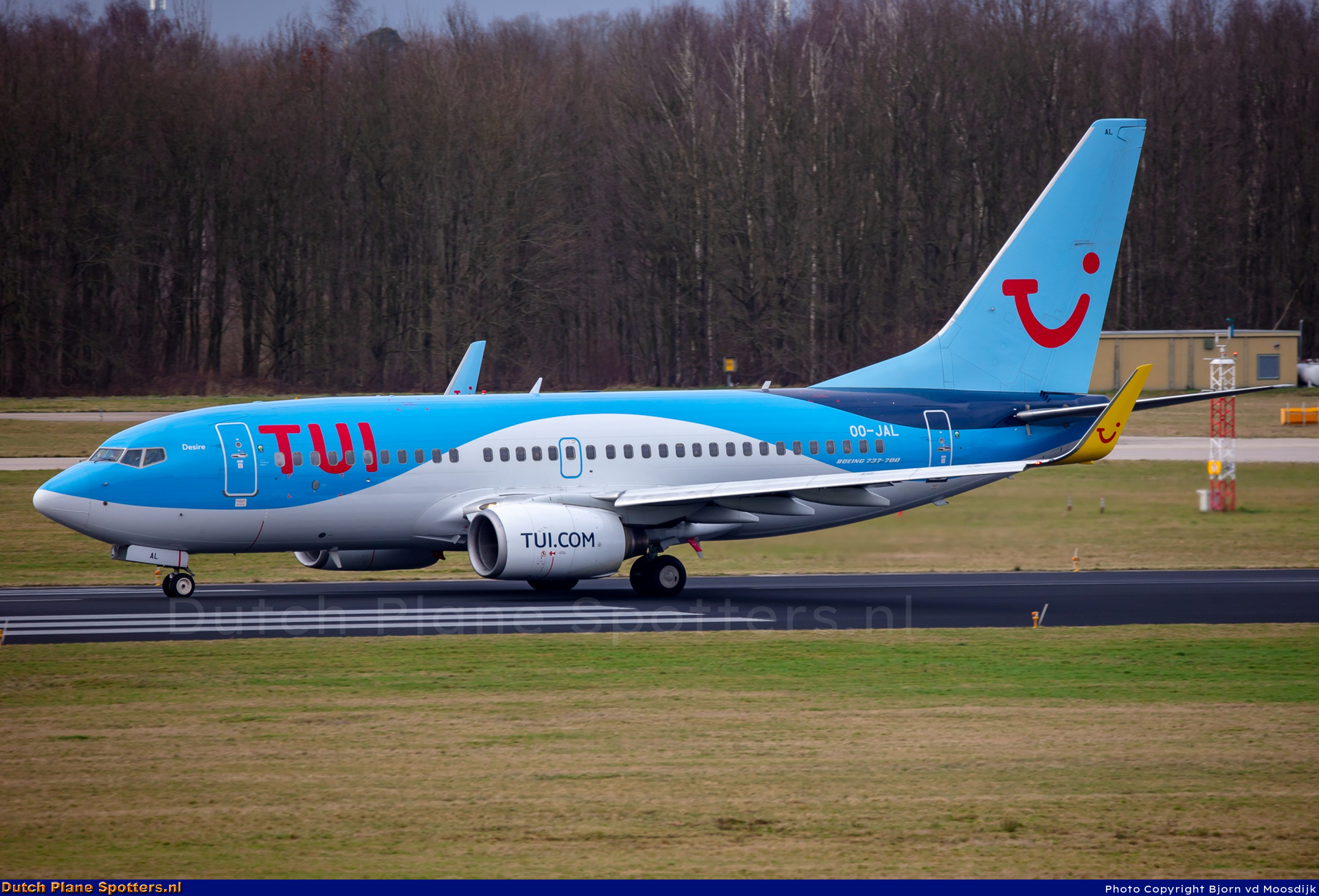 OO-JAL Boeing 737-700 TUI Airlines Belgium by Bjorn van de Moosdijk