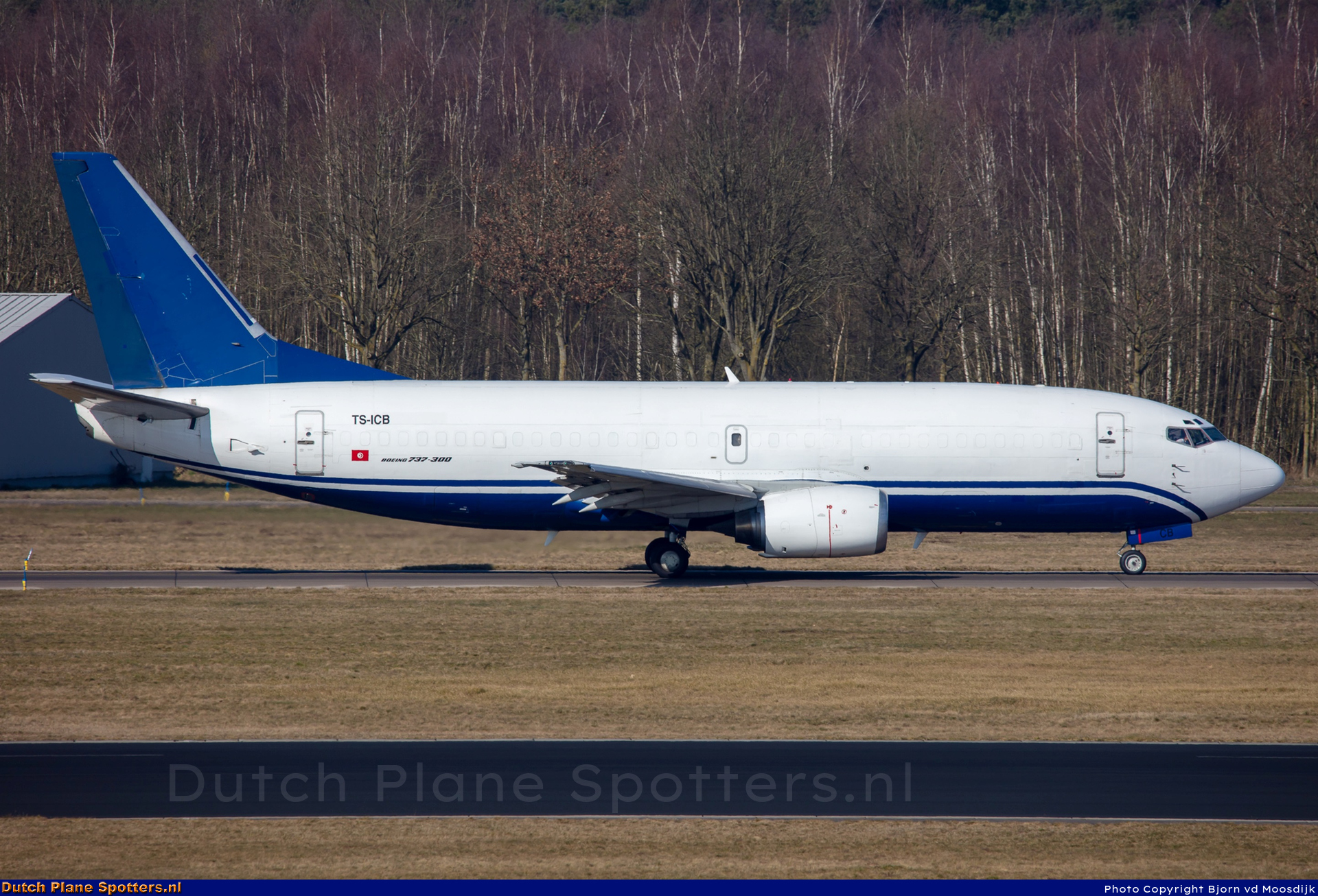 TS-ICB Boeing 737-300 Express Air Cargo by Bjorn van de Moosdijk