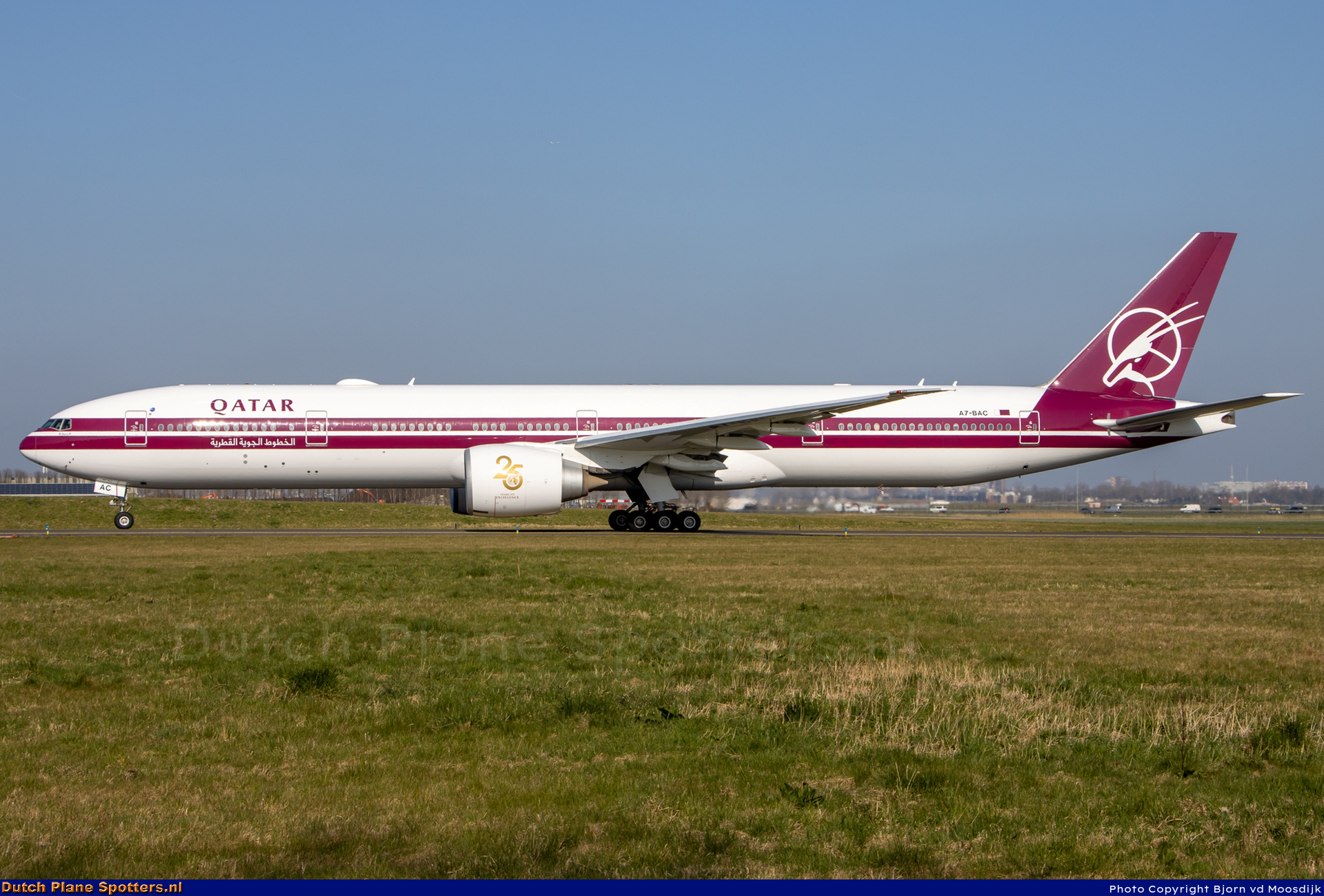 A7-BAC Boeing 777-300 Qatar Airways by Bjorn van de Moosdijk