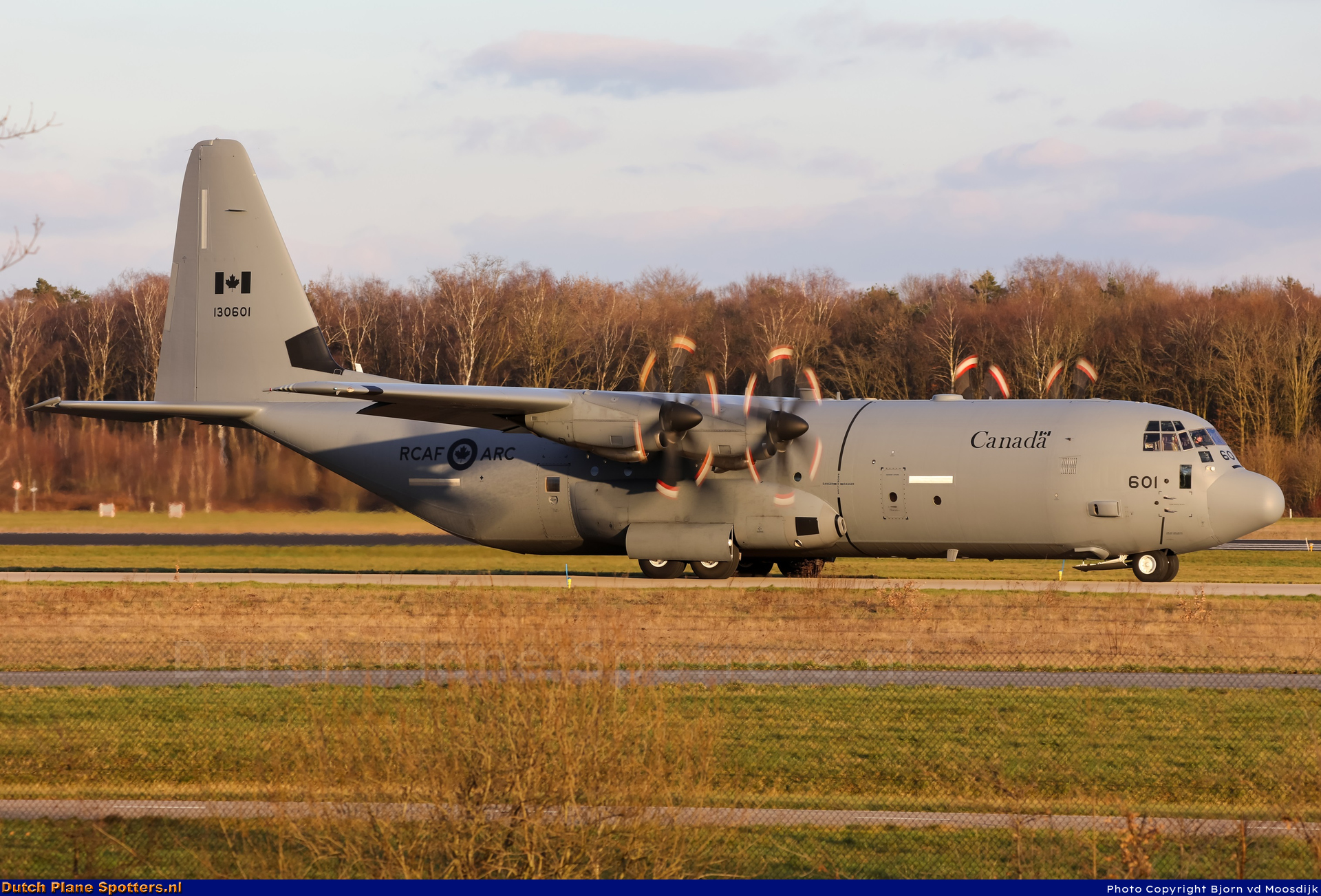130601 Lockheed Martin CC-130J Hercules MIL - Canadian Air Force by Bjorn van de Moosdijk
