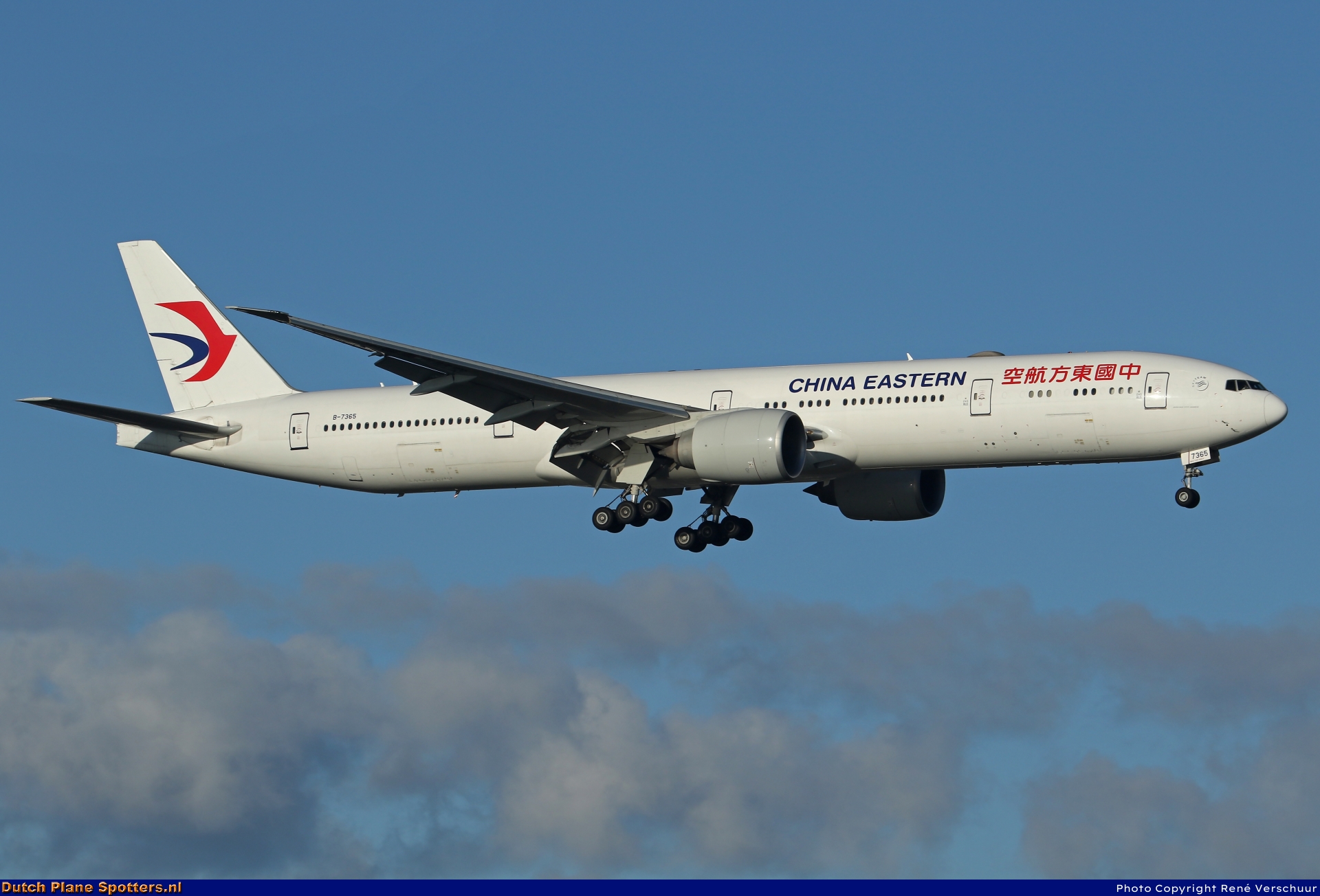 B-7365 Boeing 777-300 China Eastern Airlines by René Verschuur