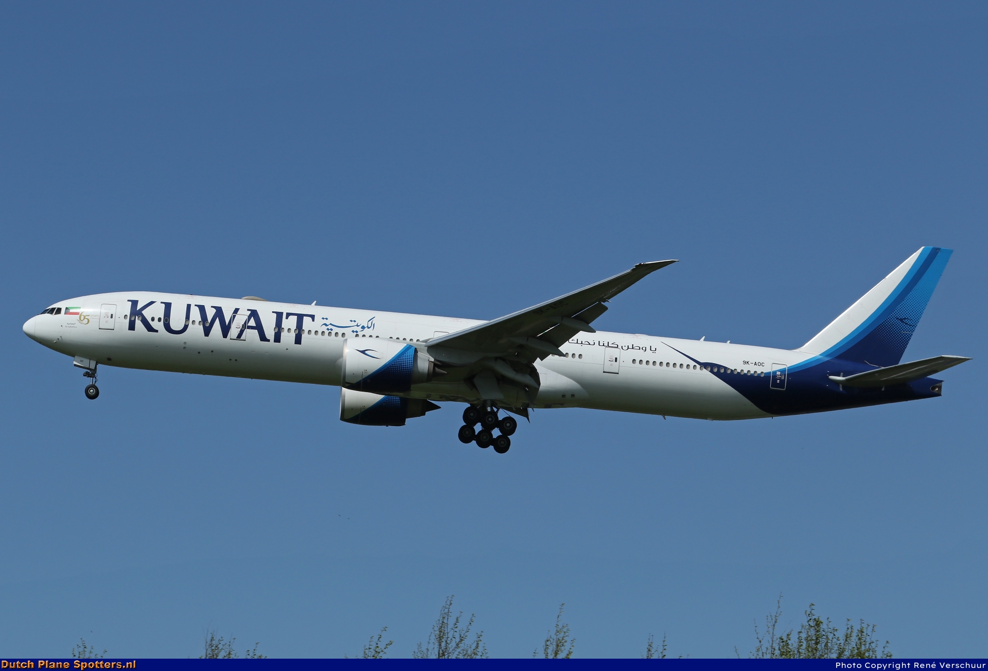 9K-AOC Boeing 777-300 Kuwait Airways by René Verschuur