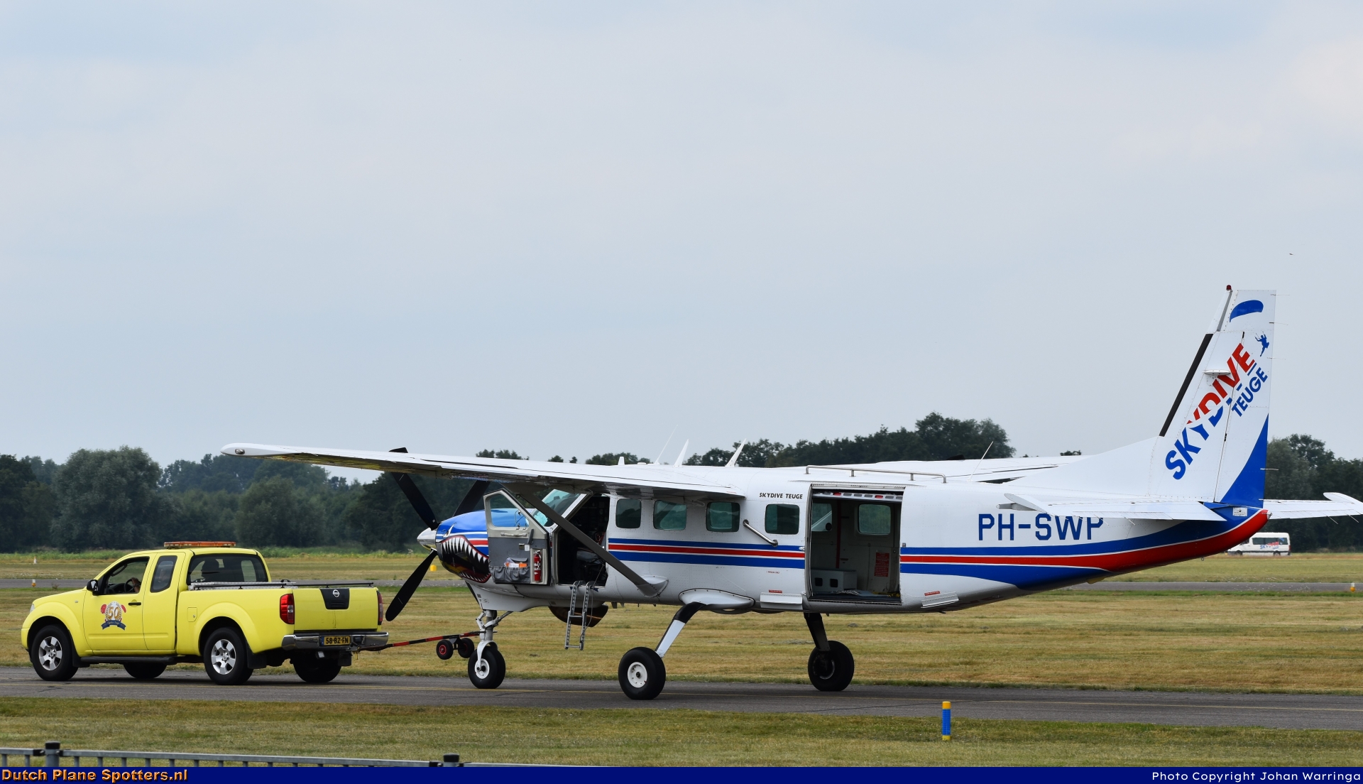 PH-SWP Cessna 208 Super Cargomaster Nationaal Paracentrum Teuge by Johan Warringa