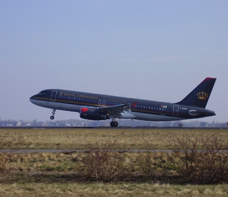 F-OHGV Airbus A320 Royal Jordanian Airlines by danny lemckert