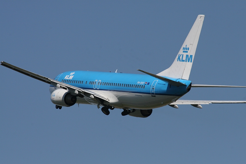 PH-BXF Boeing 737-800 KLM Royal Dutch Airlines by danny lemckert