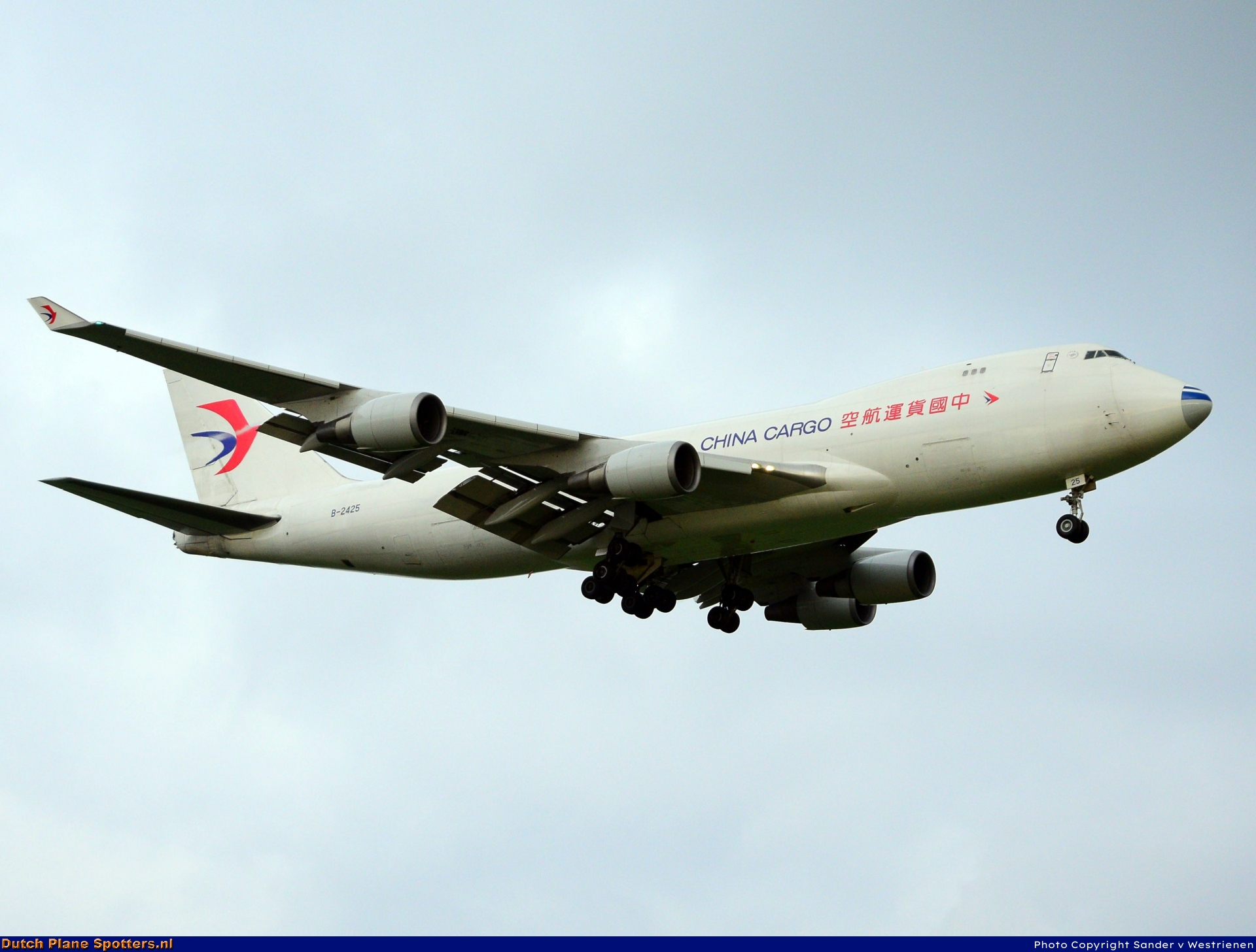 B-2425 Boeing 747-400 China Cargo Airlines by Sander v Westrienen