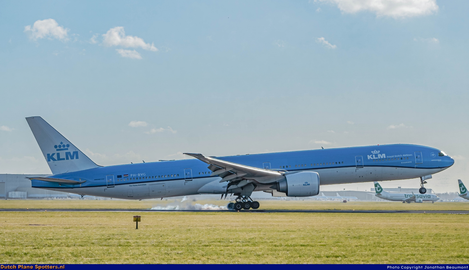 PH-BVG Boeing 777-300 KLM Royal Dutch Airlines by Jonathan Beaumont