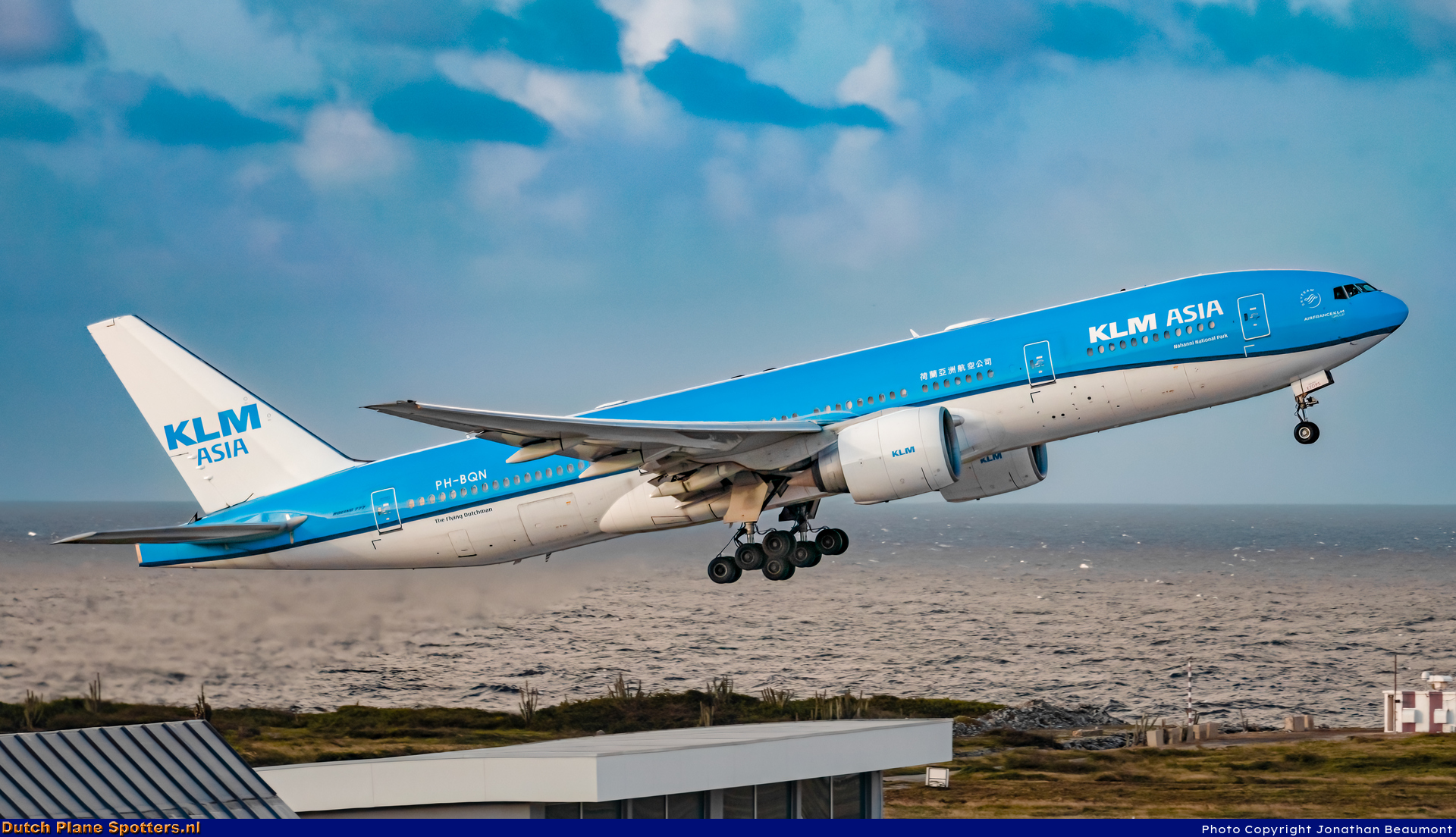 PH-BQN Boeing 777-200 KLM Asia by Jonathan Beaumont