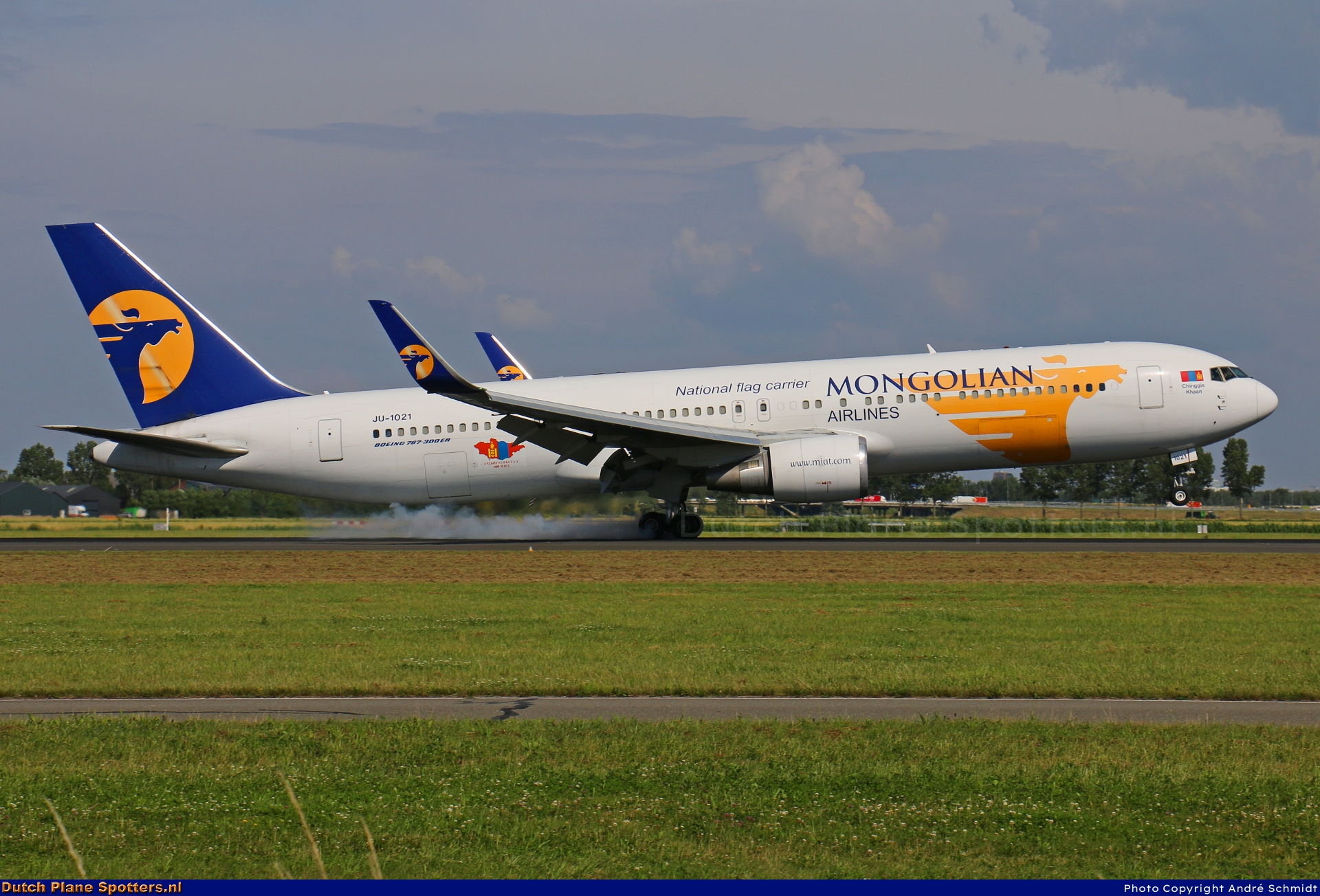 JU-1021 Boeing 767-300 Mongolian Airlines by André Schmidt