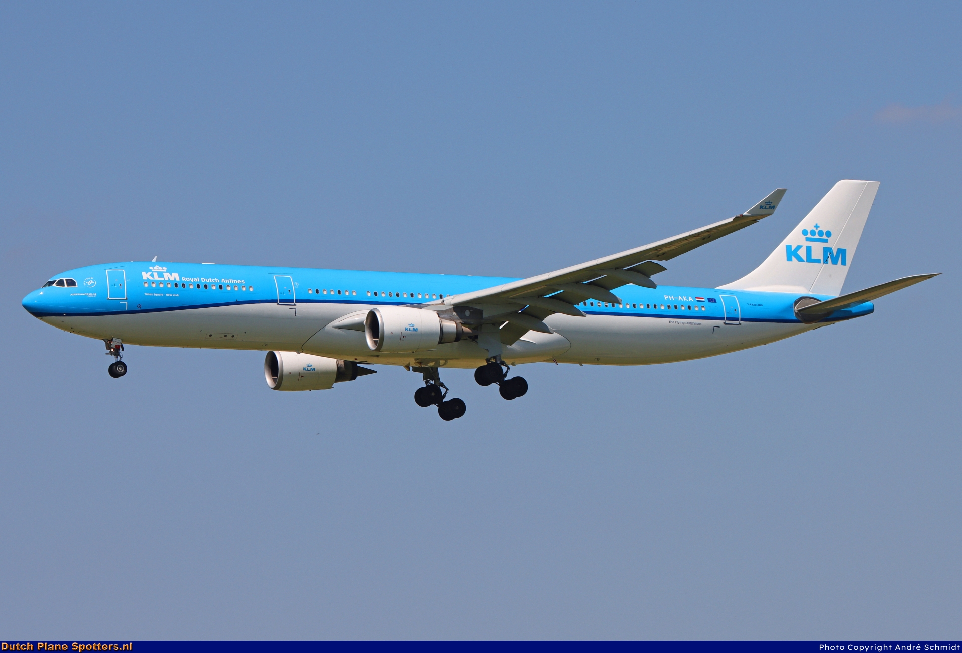 PH-AKA Airbus A330-300 KLM Royal Dutch Airlines by André Schmidt