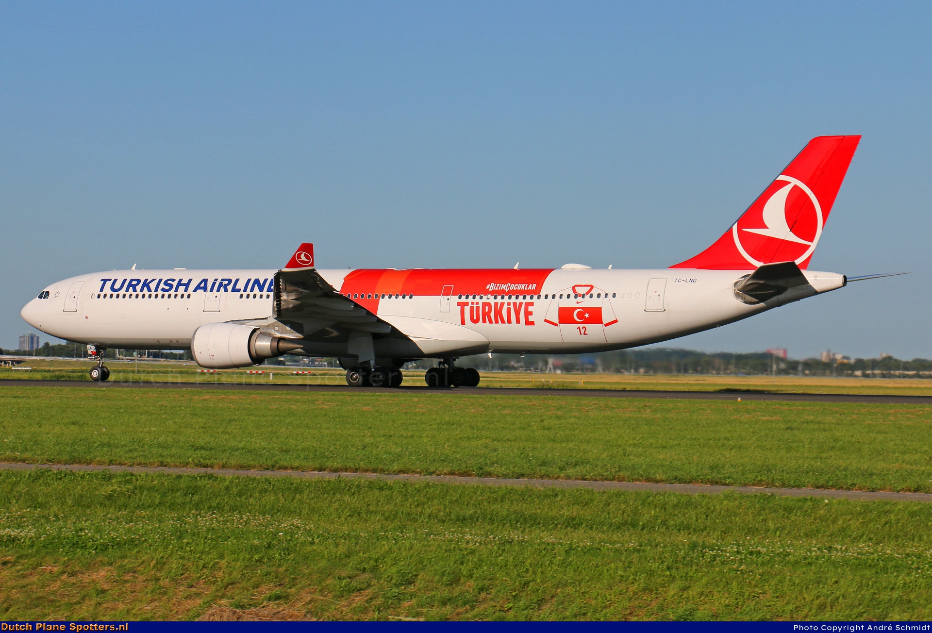 TC-LND Airbus A330-300 Turkish Airlines by André Schmidt