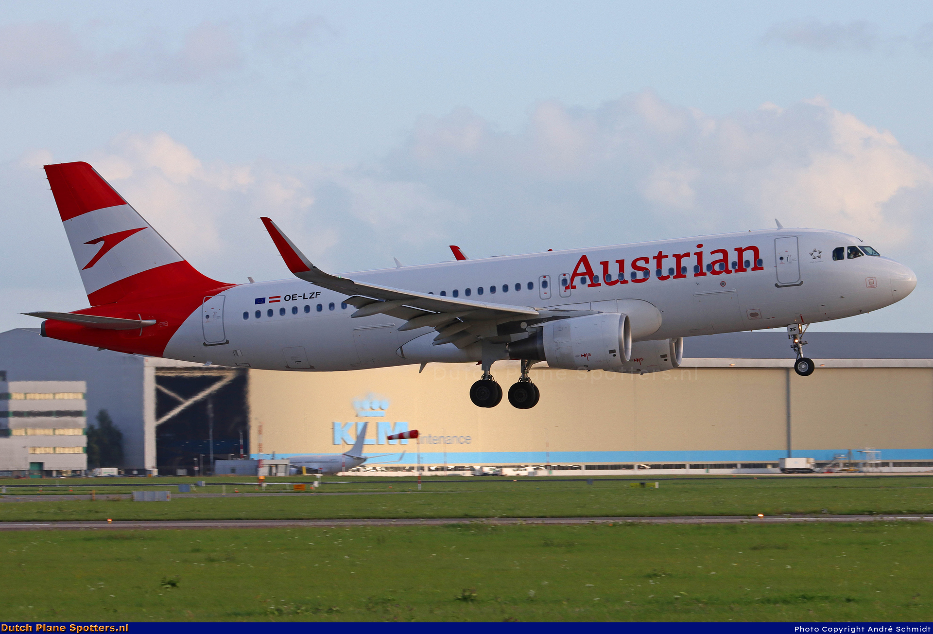 OE-LZF Airbus A320 Austrian Airlines by André Schmidt
