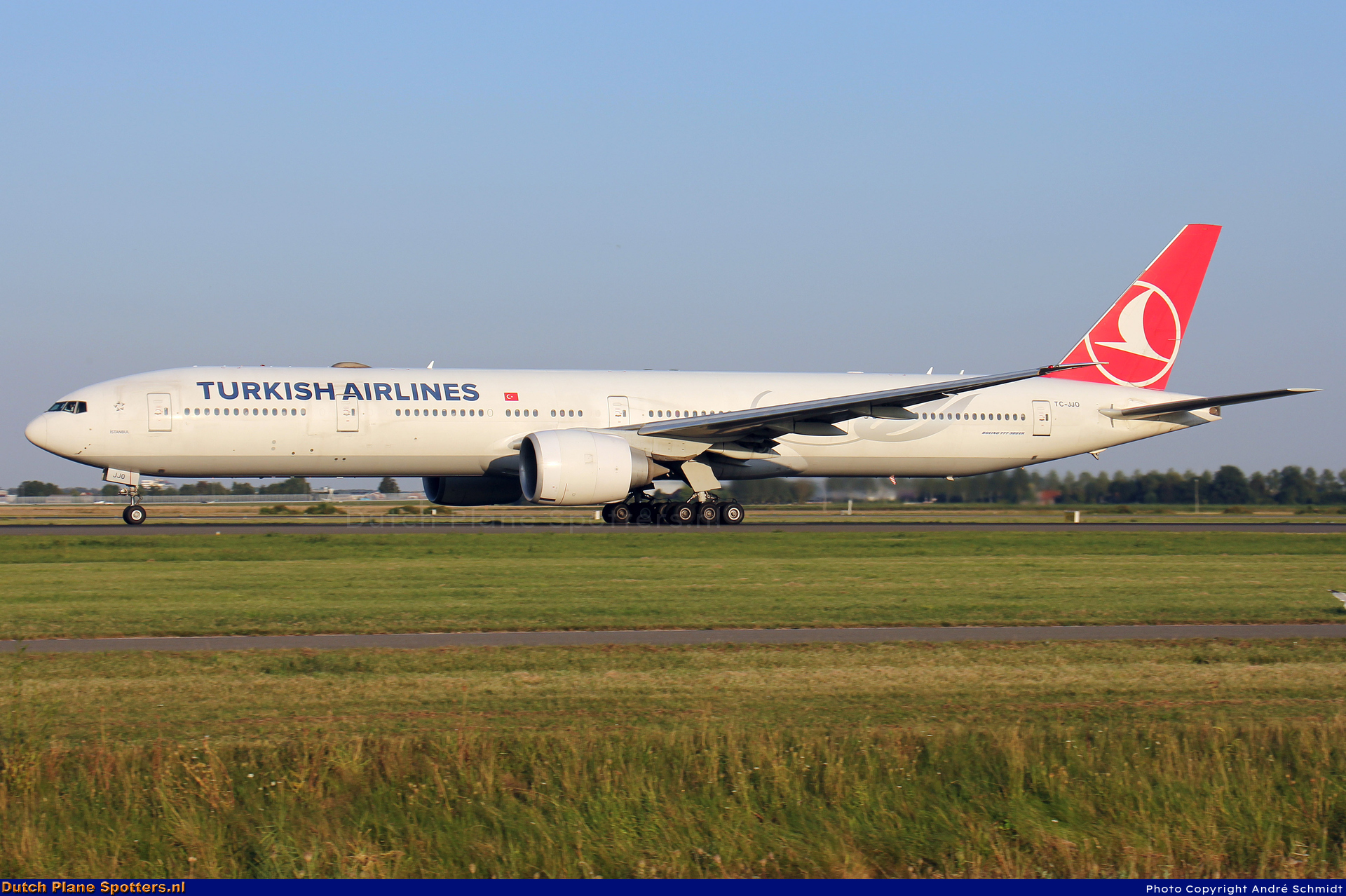 TC-JJO Boeing 777-300 Turkish Airlines by André Schmidt