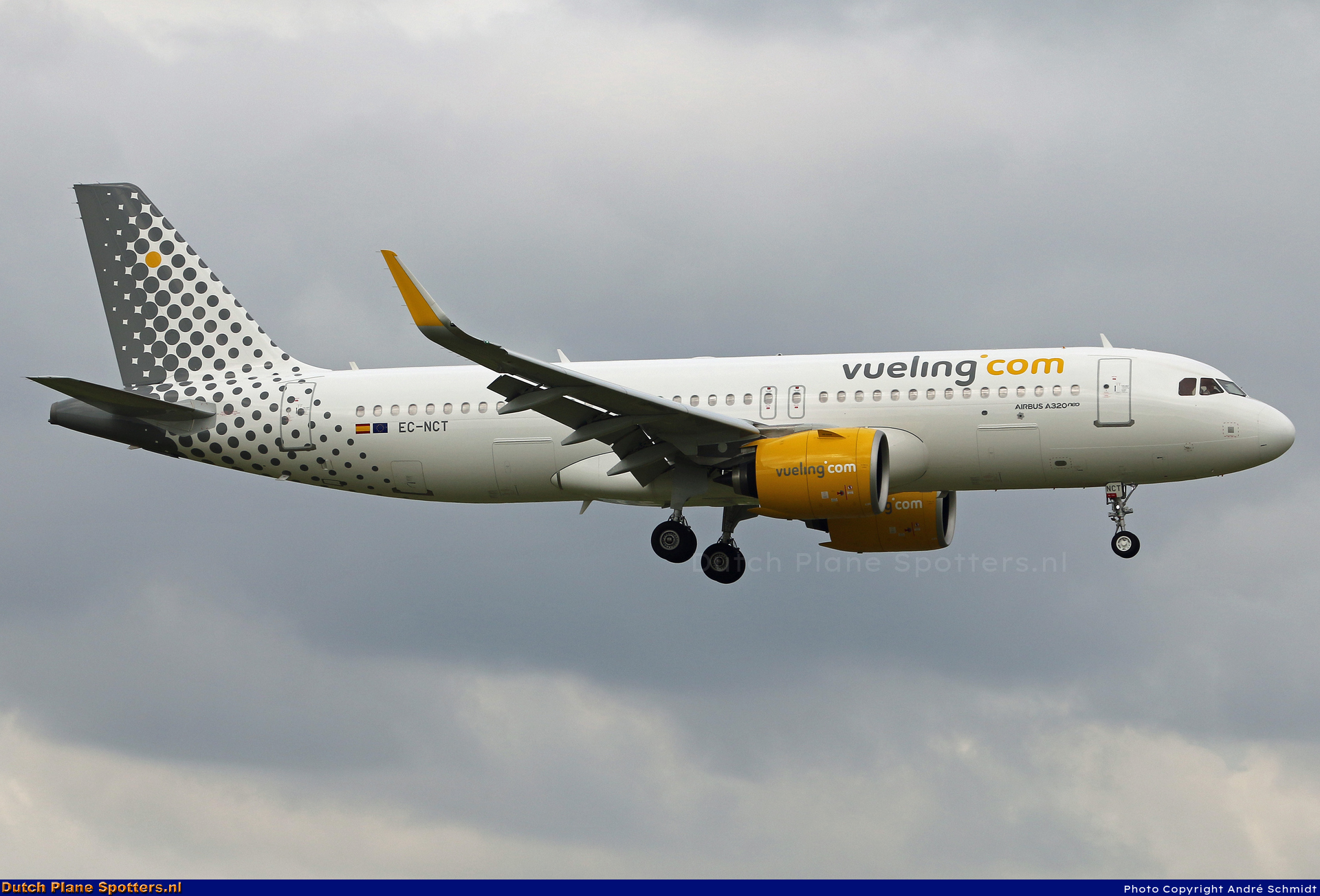 EC-NCT Airbus A320neo Vueling.com by André Schmidt