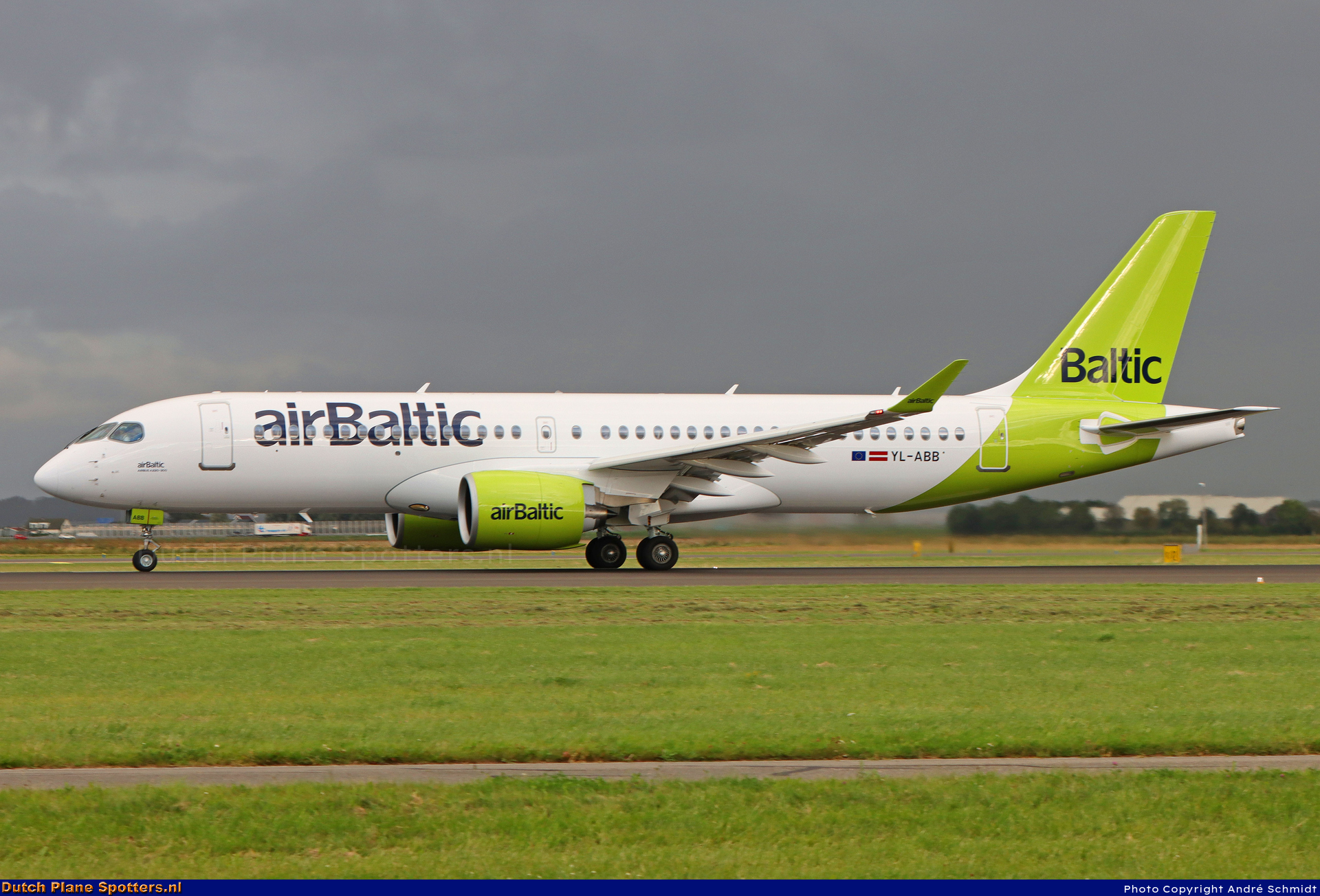 YL-ABB Airbus A220-300 Air Baltic by André Schmidt