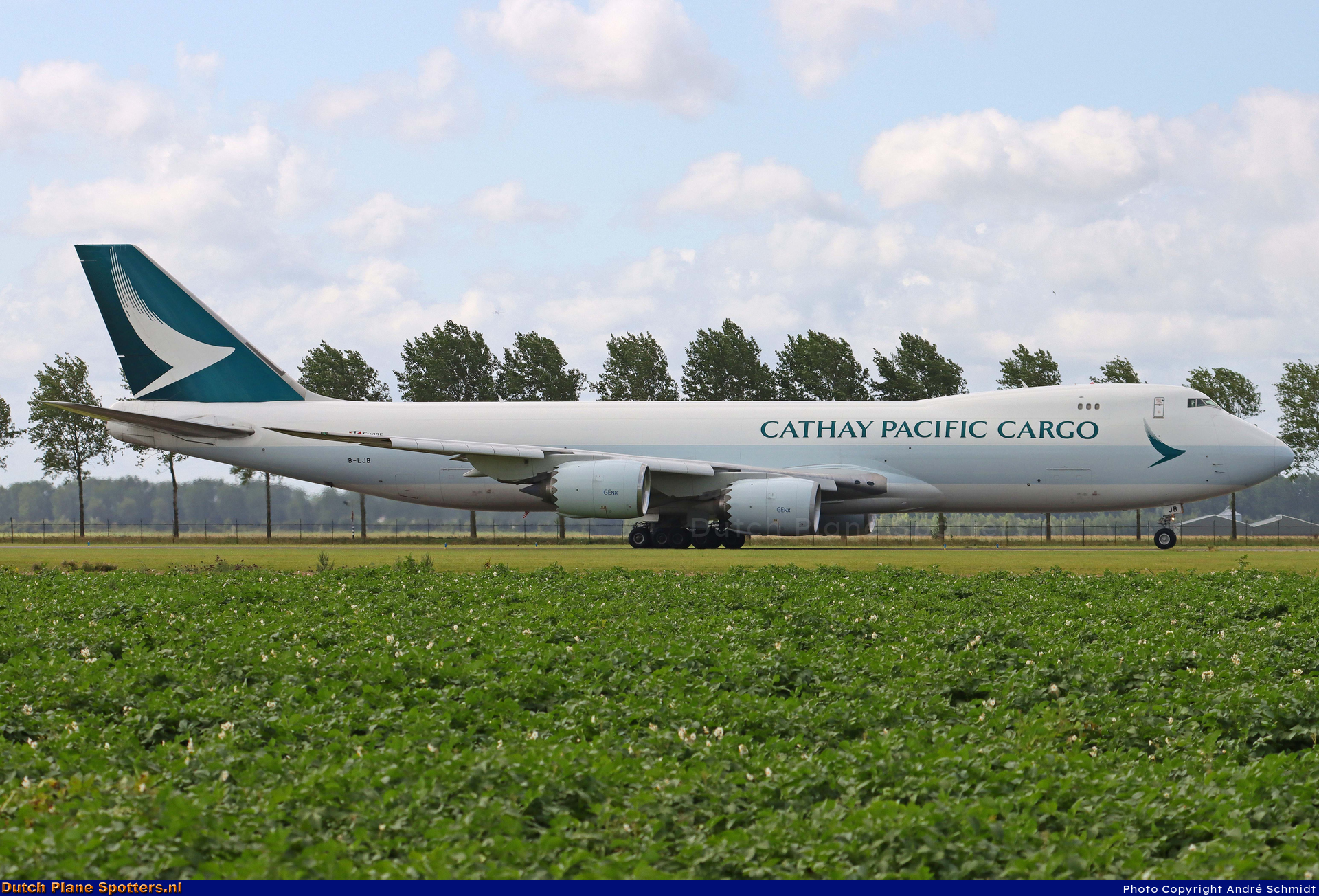 B-LJB Boeing 747-8 Cathay Pacific Cargo by André Schmidt