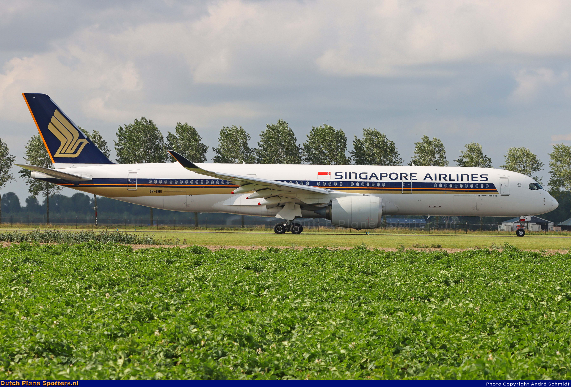 9V-SMU Airbus A350-900 Singapore Airlines by André Schmidt