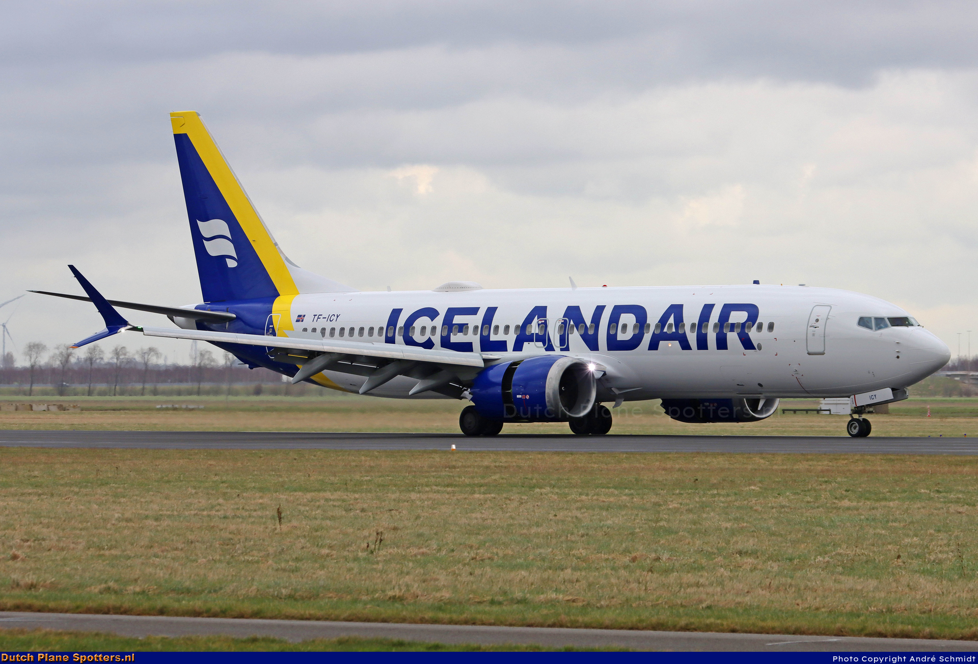 TF-ICY Boeing 737 MAX 8 Icelandair by André Schmidt