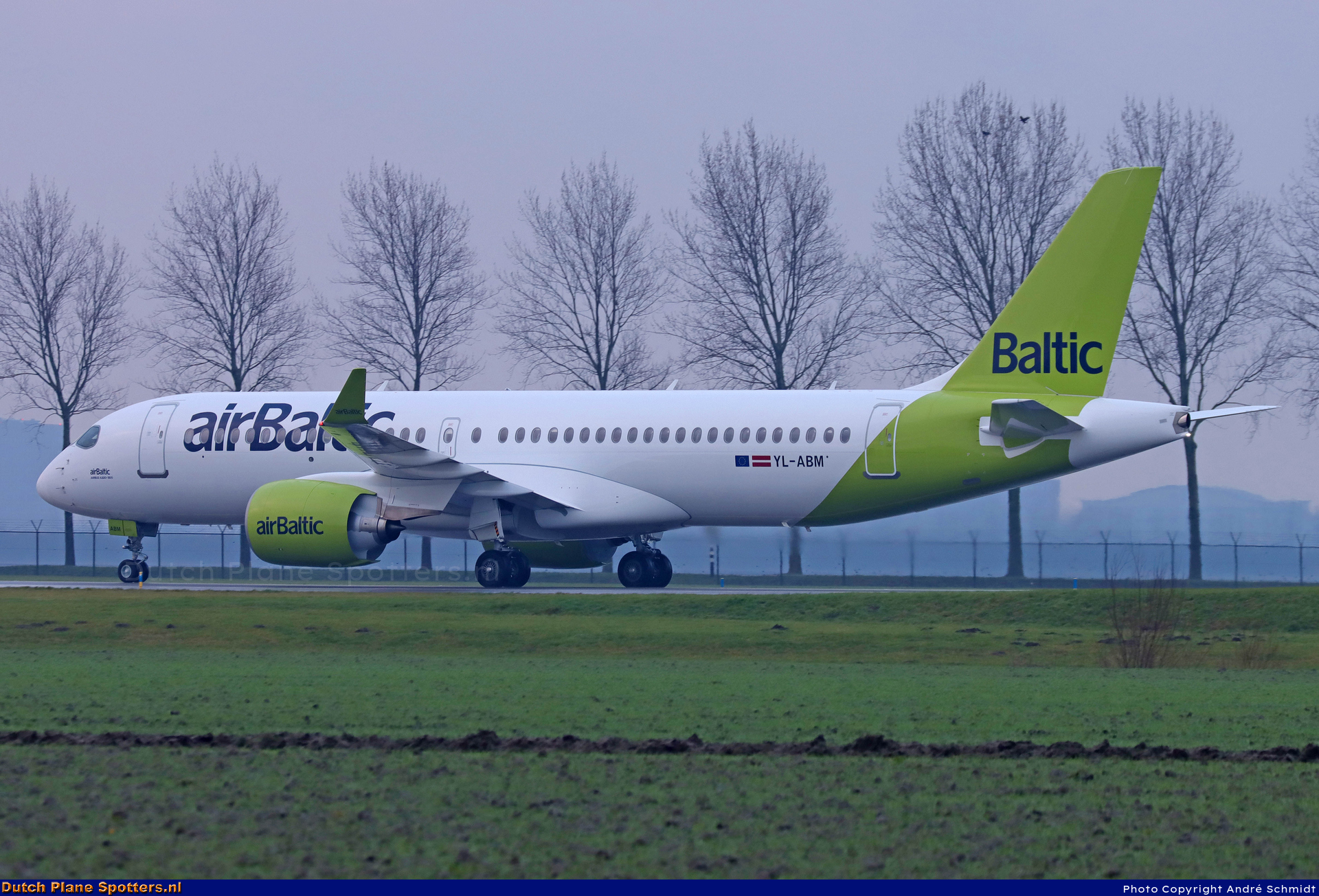YL-ABM Airbus A220-300 Air Baltic by André Schmidt