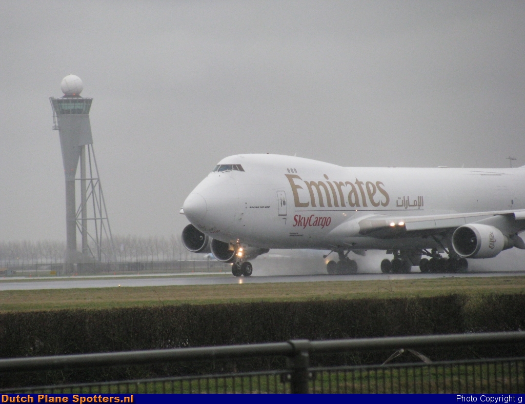 N415MC Boeing 747-400 Emirates Sky Cargo by g