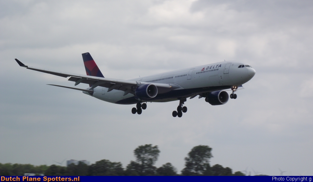 N808NW Airbus A330-300 Delta Airlines by g