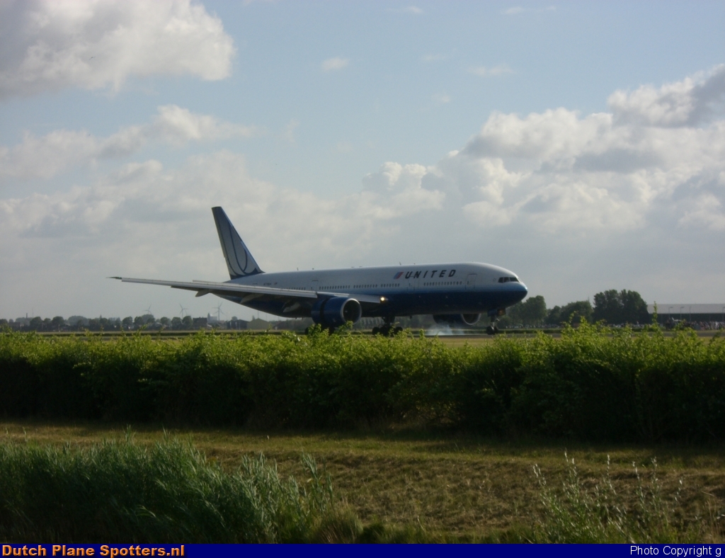 N768UA Boeing 777-200 United Airlines by g
