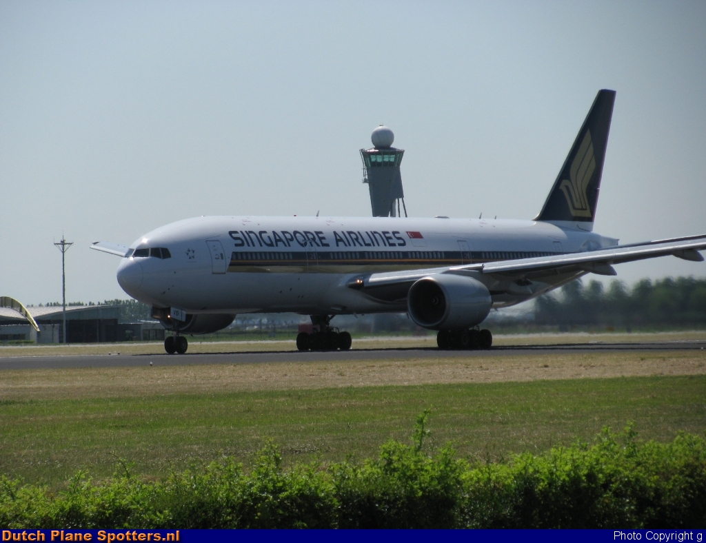 9V-SVD Boeing 777-200 Singapore Airlines by g