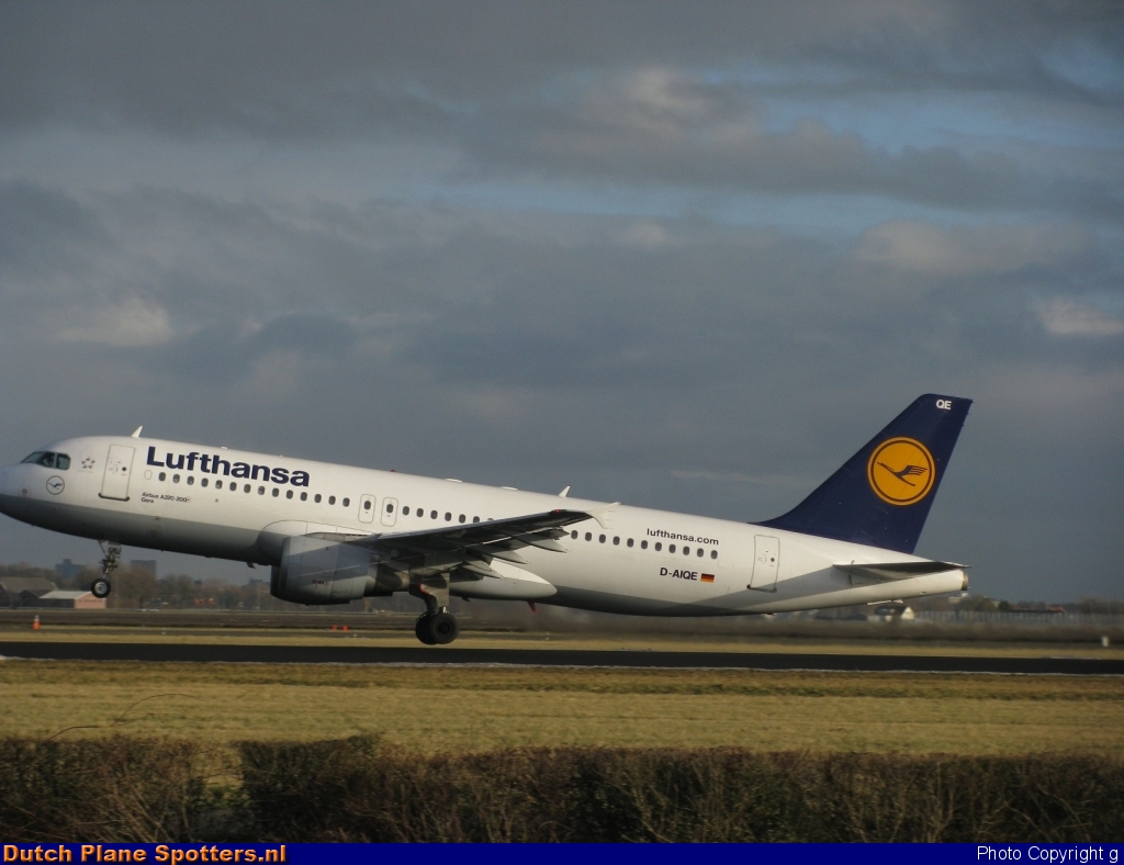 D-AIQE Airbus A320 Lufthansa by g