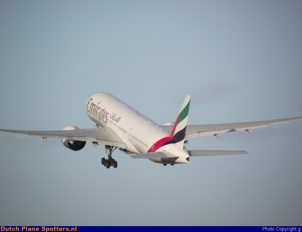 A6-EWI Boeing 777-200 Emirates by g