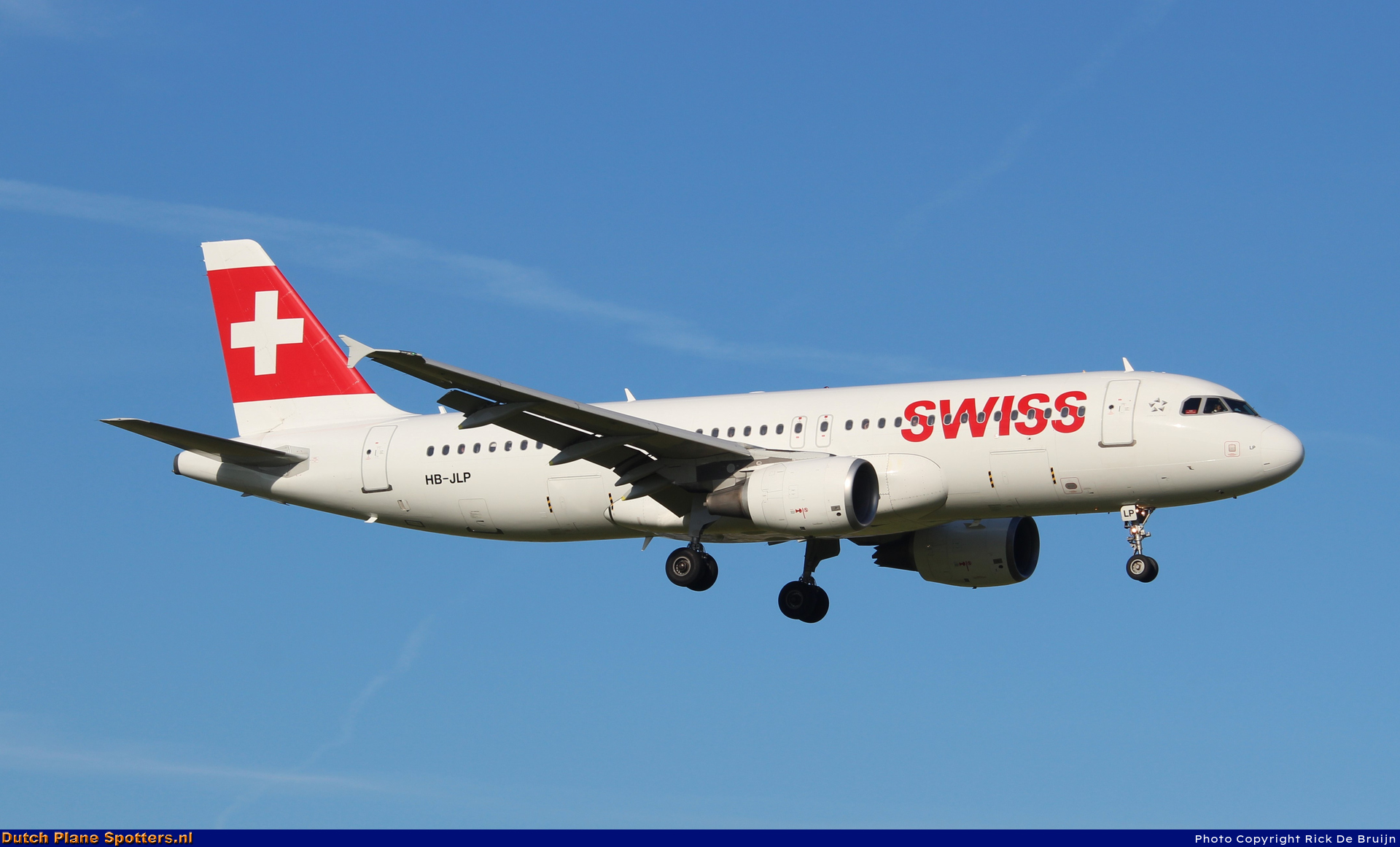 HB-JLP Airbus A320 Swiss International Air Lines by Rick De Bruijn