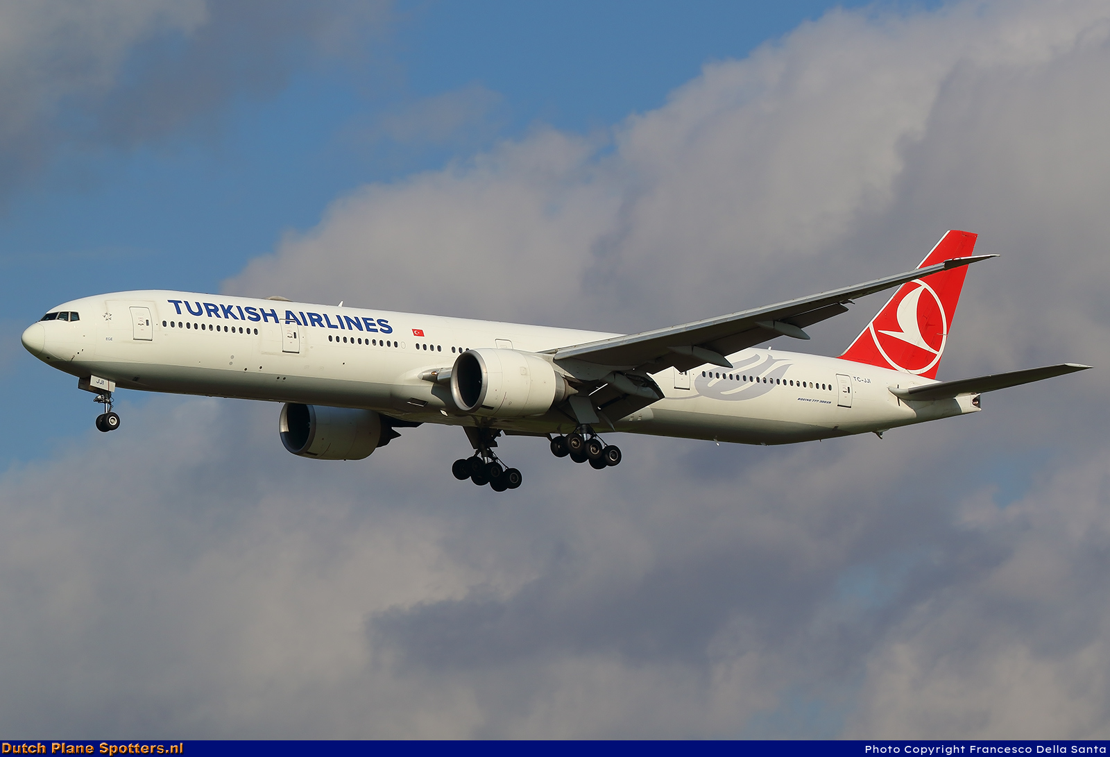 TC-JJI Boeing 777-300 Turkish Airlines by Francesco Della Santa
