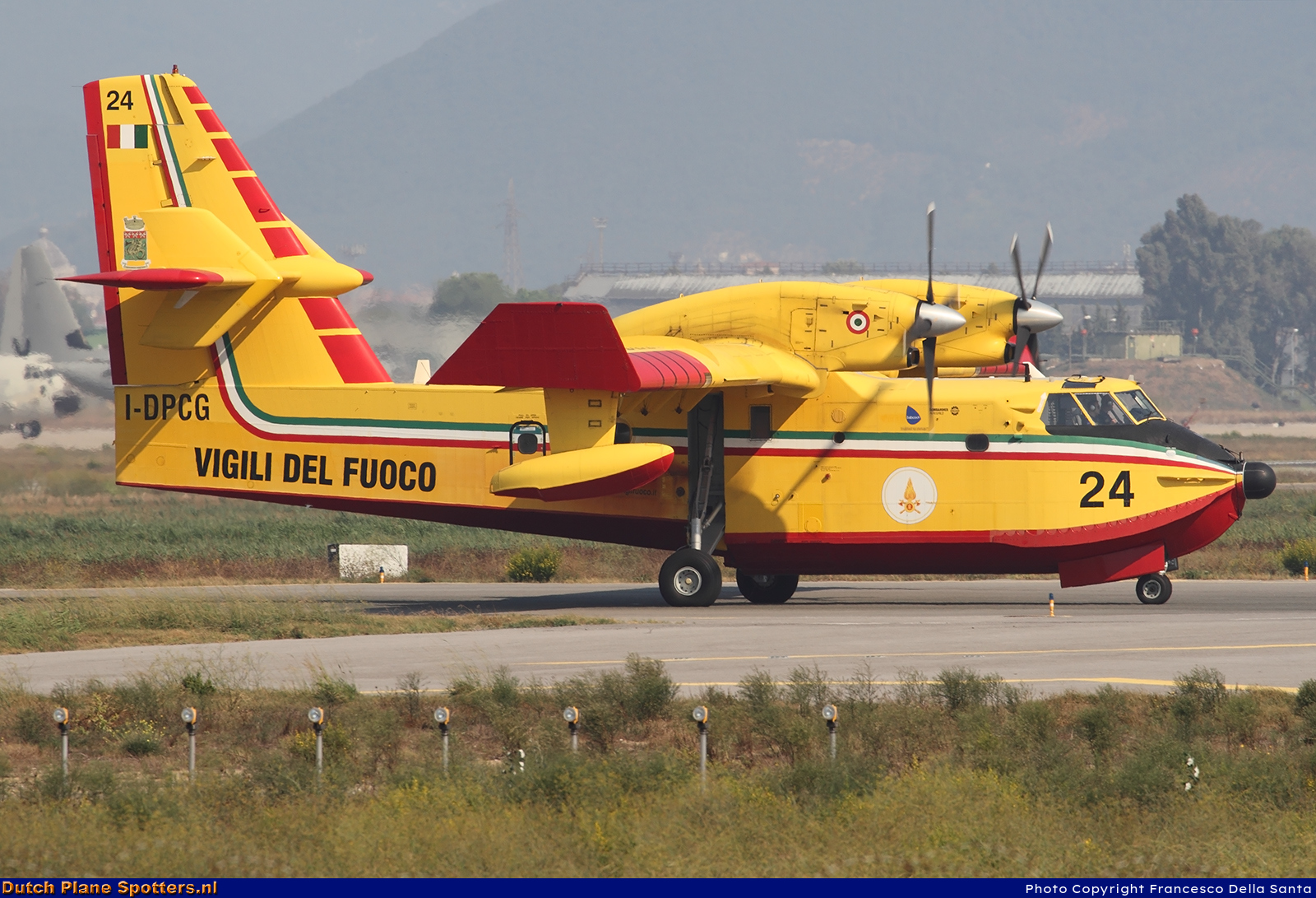 I-DPCG Canadair CL-415 Vigili del Fuoco by Francesco Della Santa