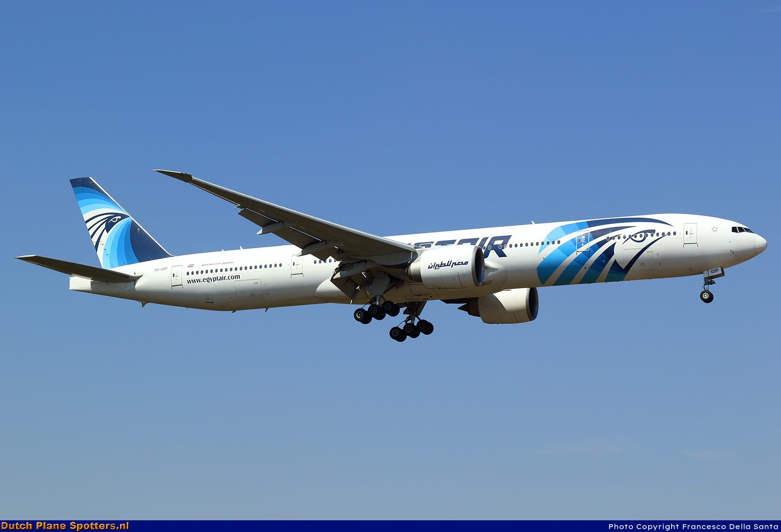 SU-GDP Boeing 777-300 Egypt Air by Francesco Della Santa