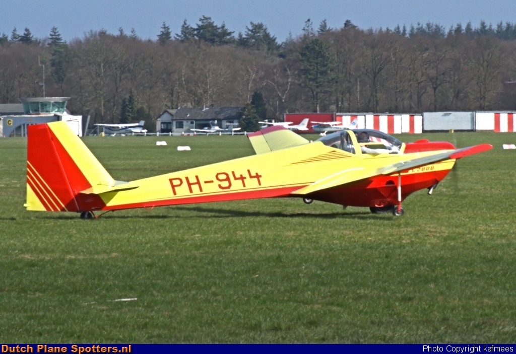 PH-944 Scheibe SF-25C Falke Vliegschool Dwarf by Peter Veerman