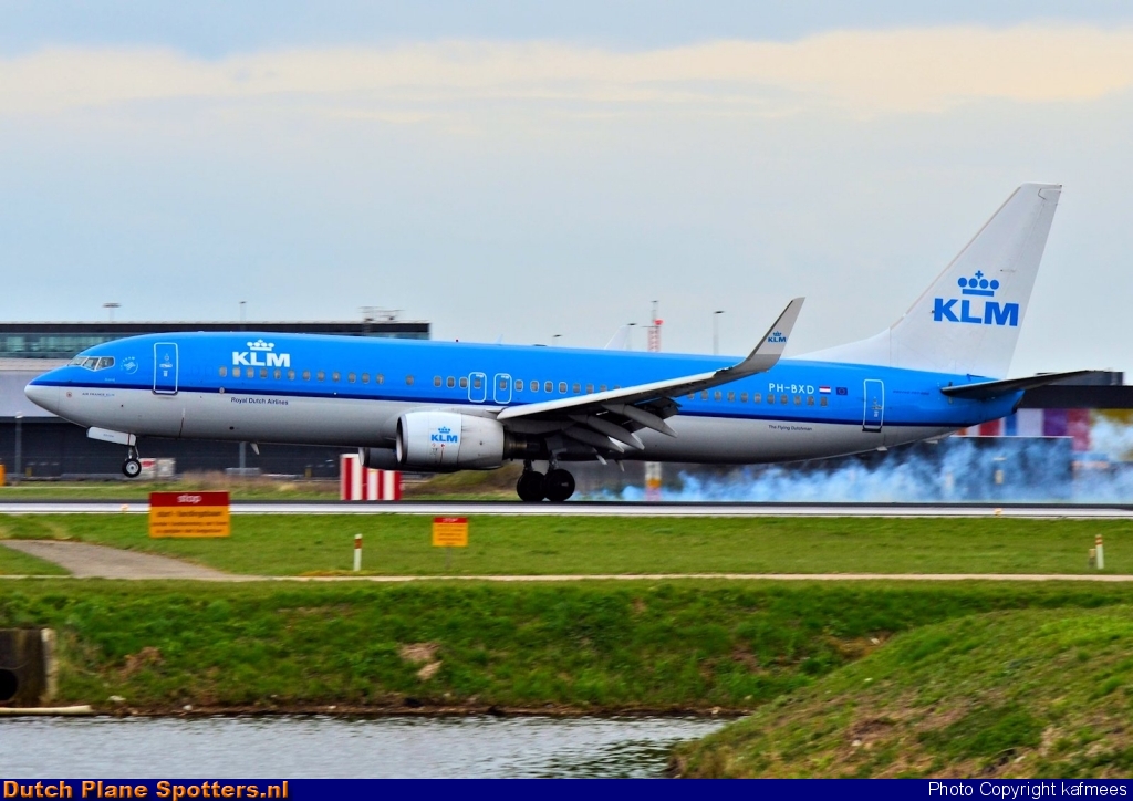 PH-BXD Boeing 737-800 KLM Royal Dutch Airlines by Peter Veerman