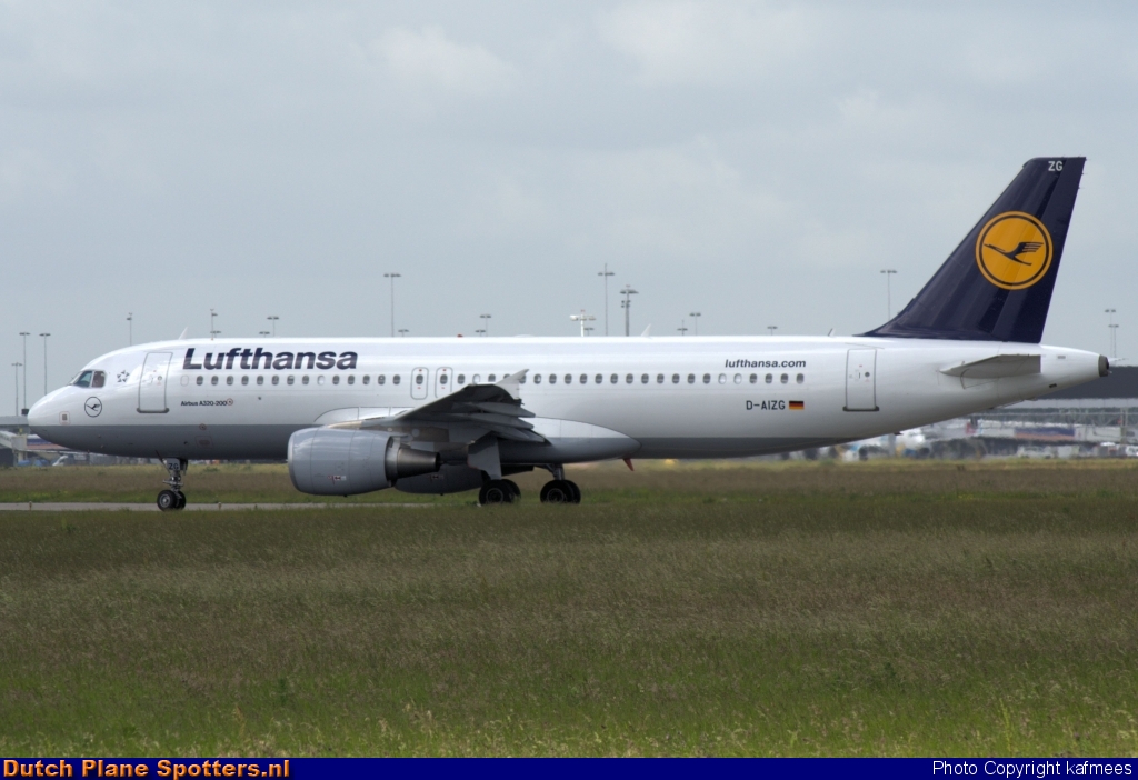 D-AIZG Airbus A320 Lufthansa by Peter Veerman