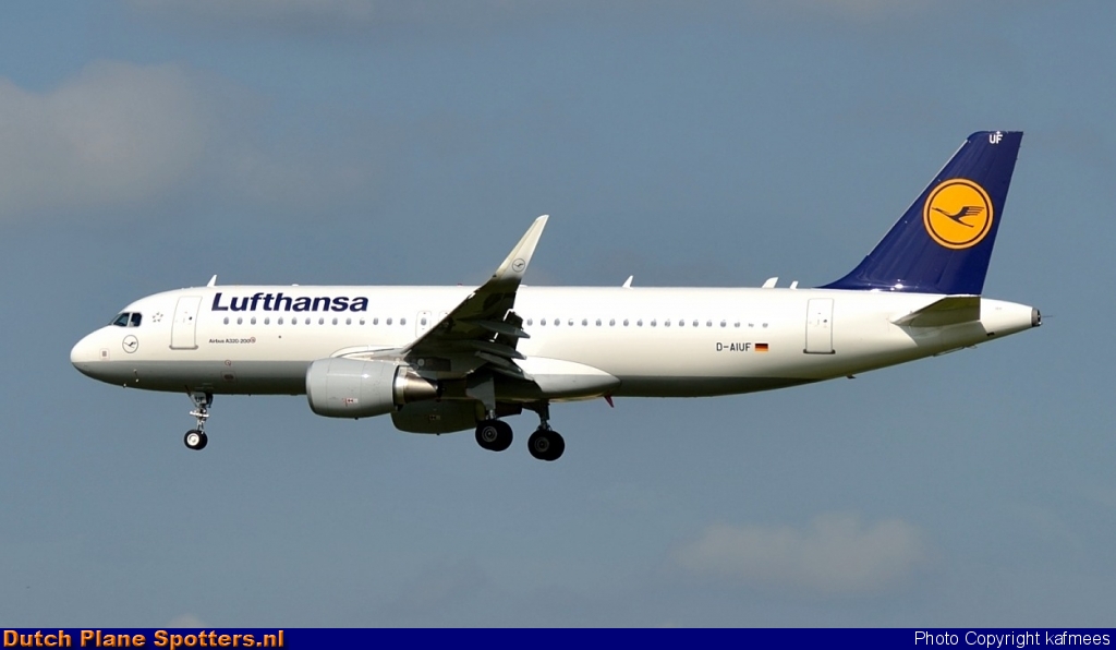 D-AIUF Airbus A320 Lufthansa by Peter Veerman