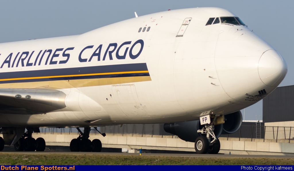 9V-SFP Boeing 747-400 Singapore Airlines Cargo by Peter Veerman