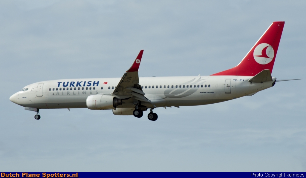 TC-JFV Boeing 737-800 Turkish Airlines by Peter Veerman
