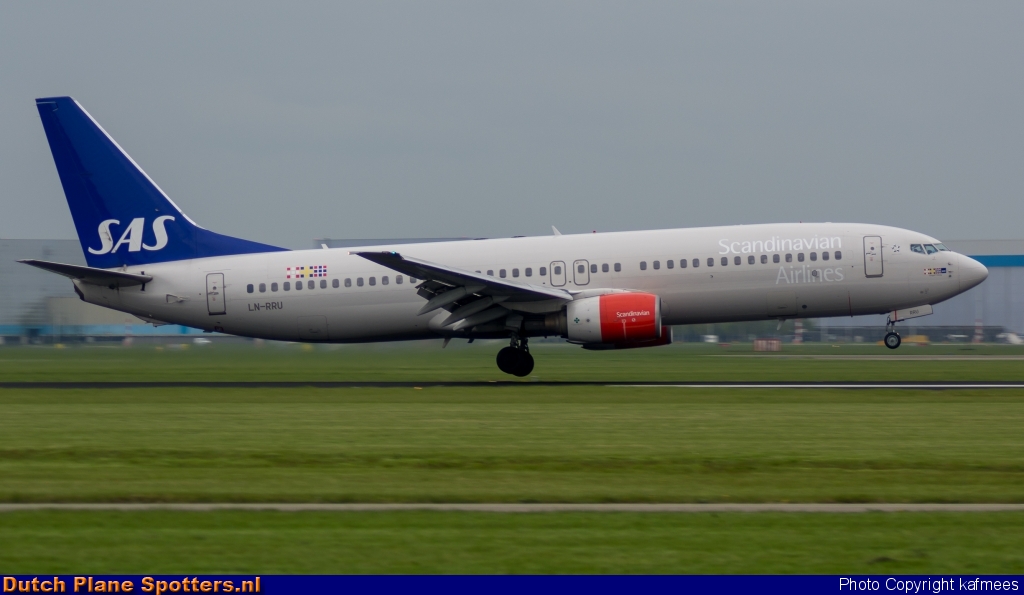 LN-RRU Boeing 737-800 SAS Scandinavian Airlines by Peter Veerman