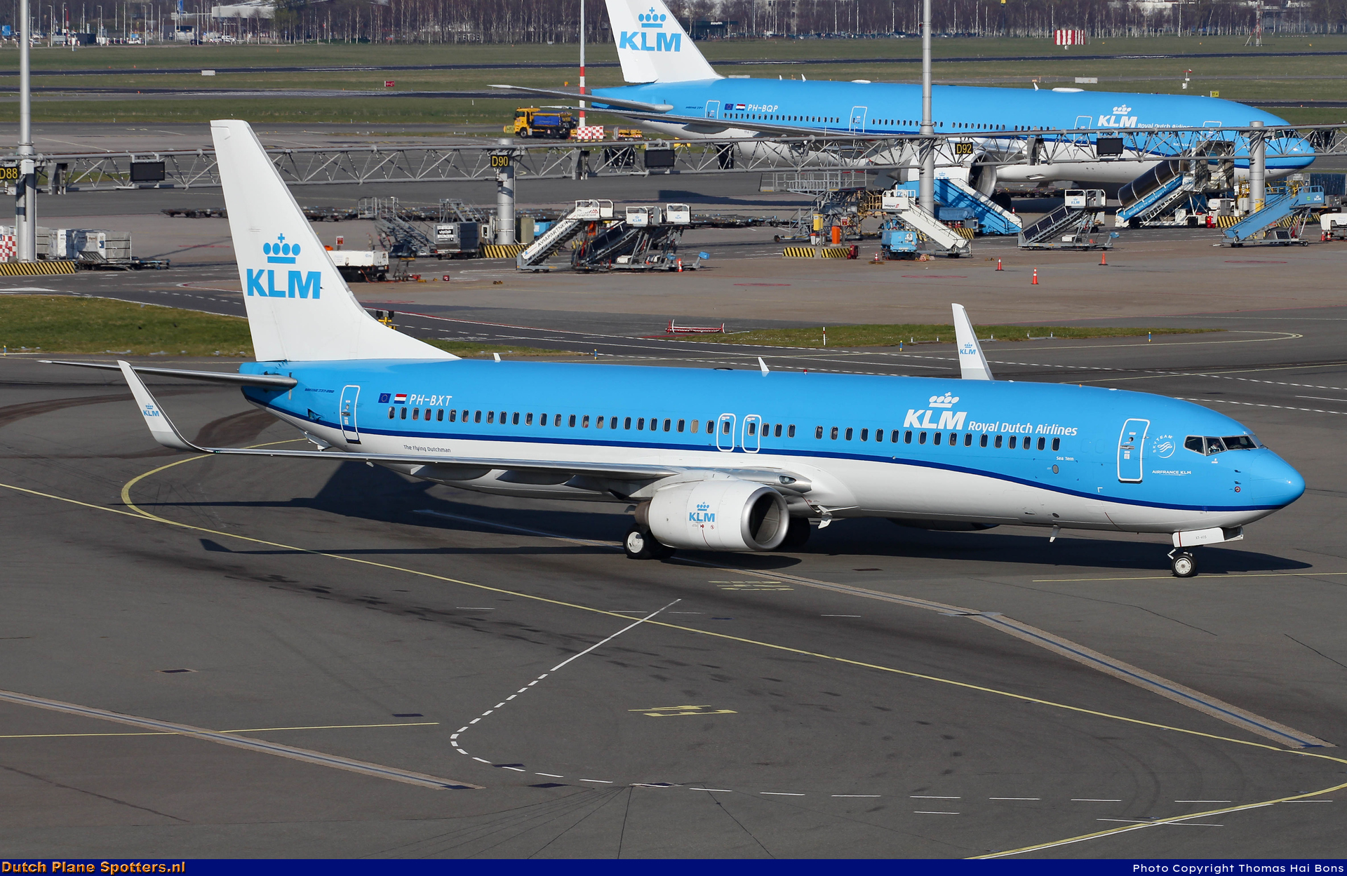 PH-BXT Boeing 737-900 KLM Royal Dutch Airlines by Thomas Hai Bons