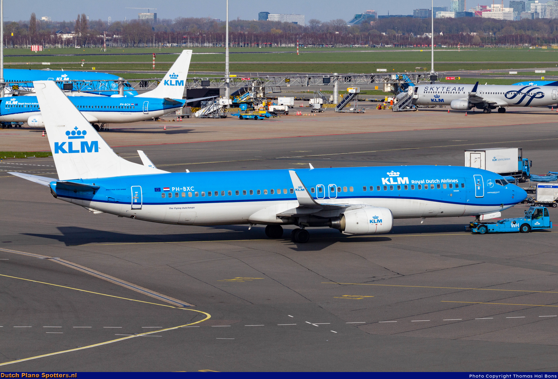 PH-BXC Boeing 737-800 KLM Royal Dutch Airlines by Thomas Hai Bons