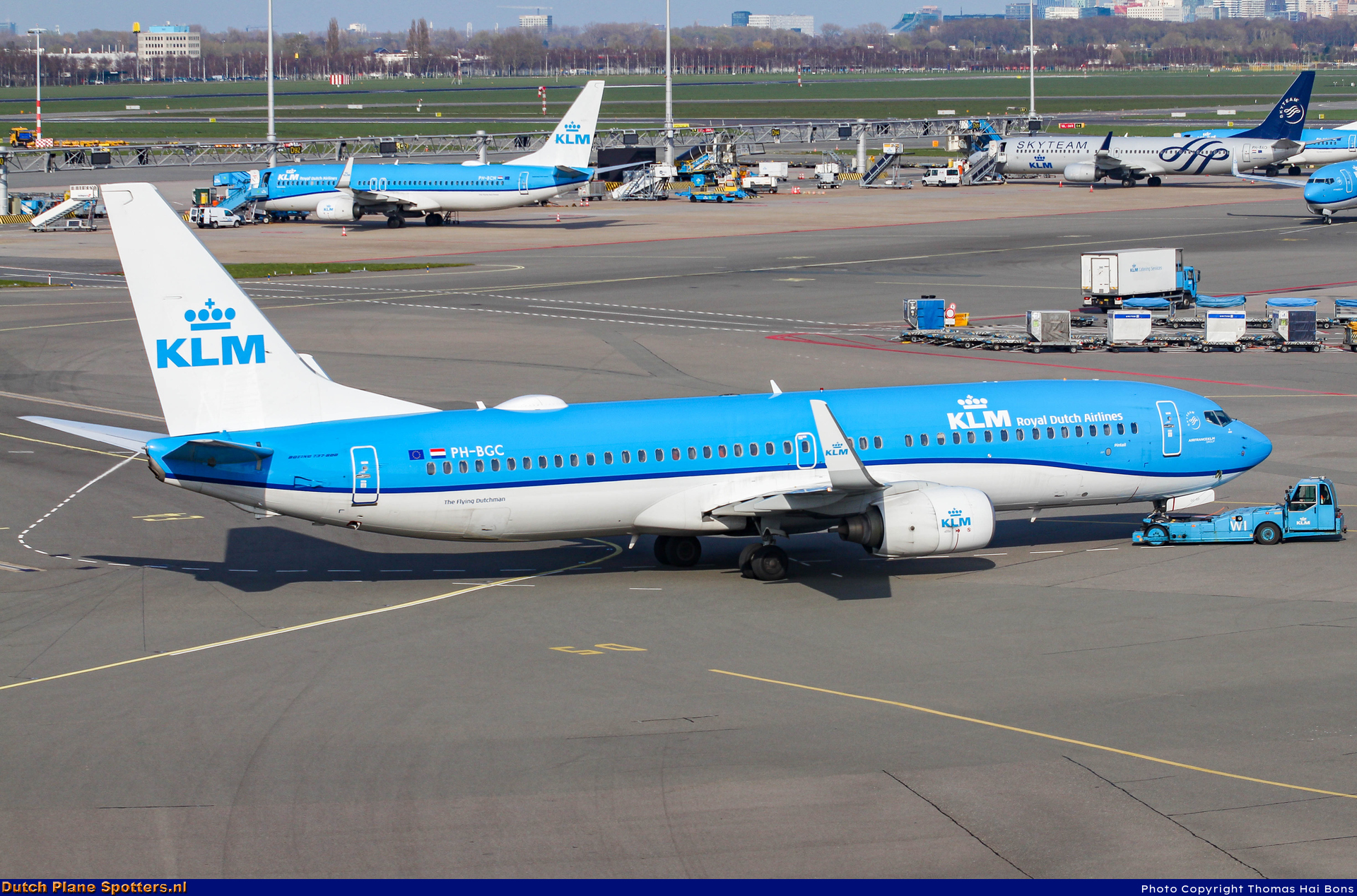 PH-BGC Boeing 737-800 KLM Royal Dutch Airlines by Thomas Hai Bons