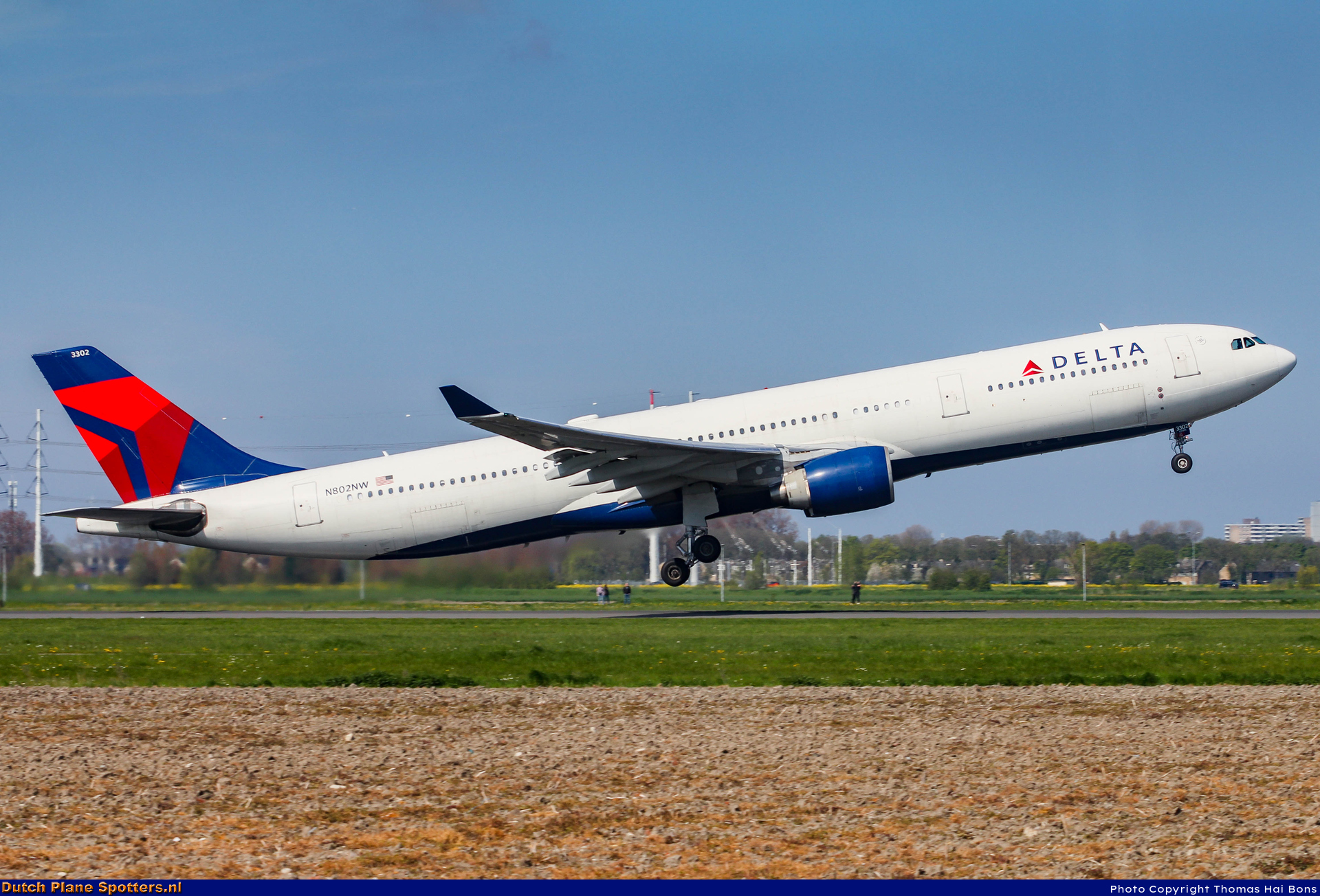 N802NW Airbus A330-300 Delta Airlines by Thomas Hai Bons