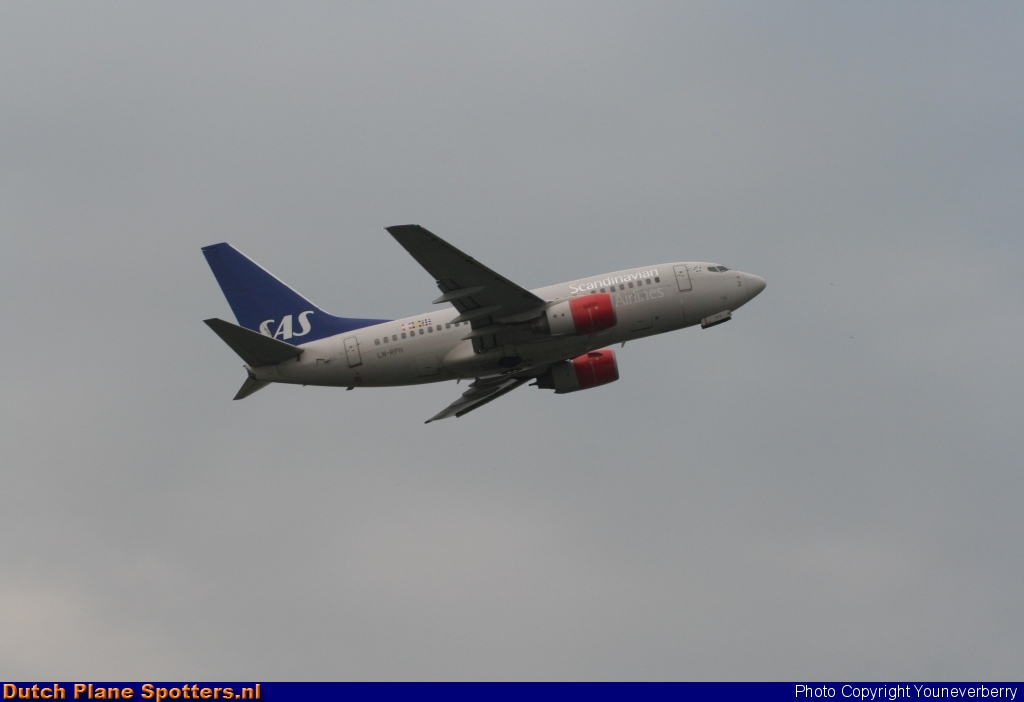 LN-RPH Boeing 737-600 SAS Scandinavian Airlines by Youneverberry